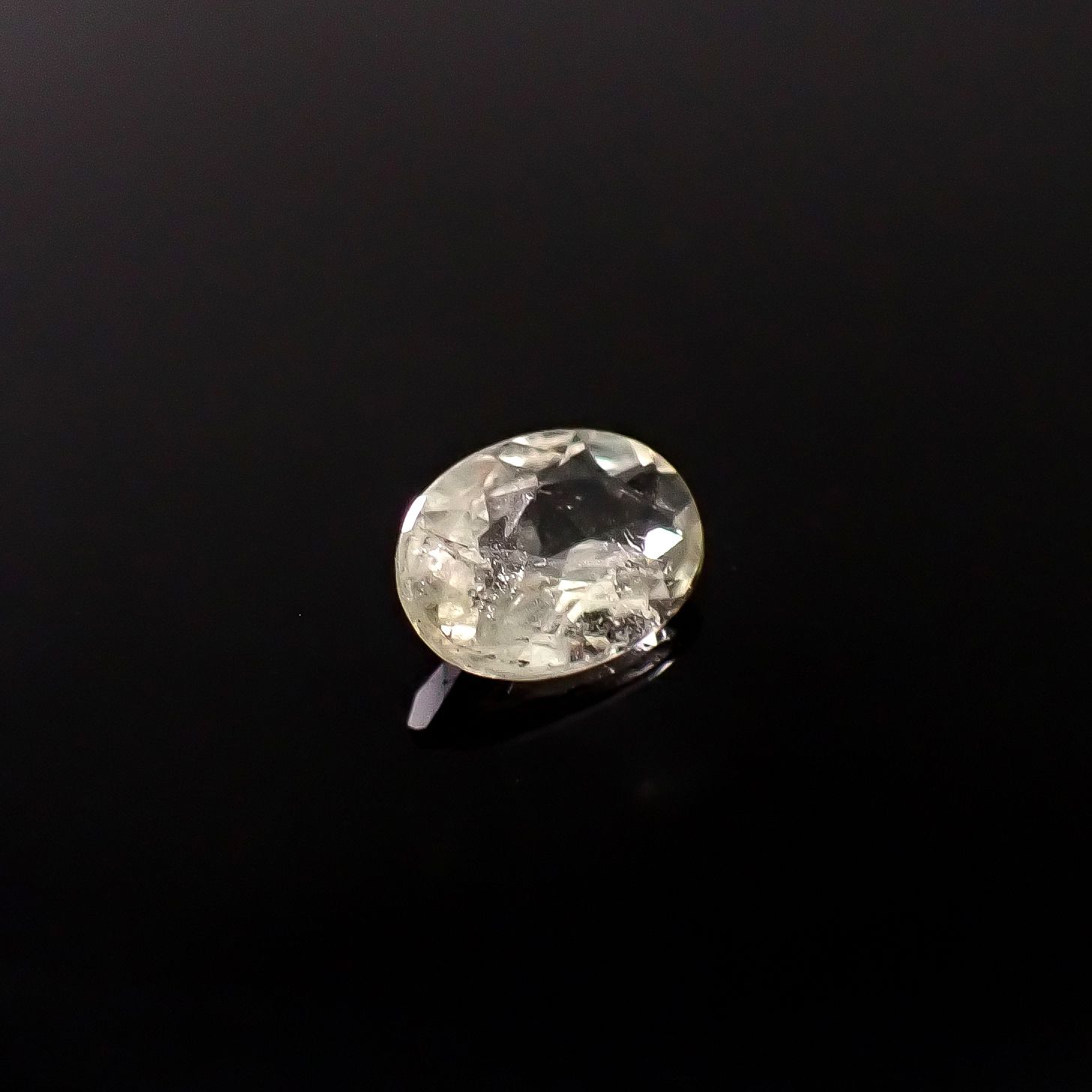 ブラジリアナイト(宝石名ブラジリアナイト)ブラジル産 識別済 0.51ct / 6.3x4.6mm前後 [260131496]