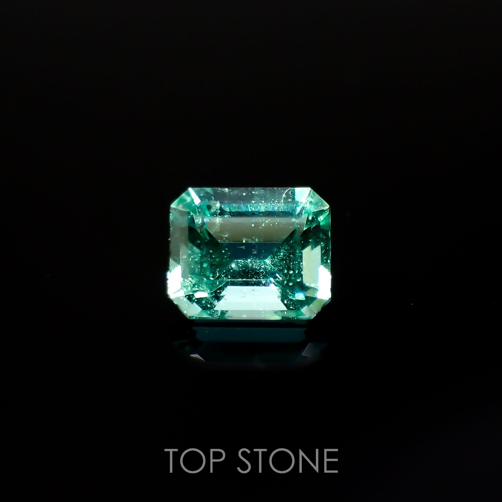 ノンオイル エメラルド(宝石名エメラルド)エチオピア産 0.43ct GIA鑑付[220616460]4.95x4.05mm前後
