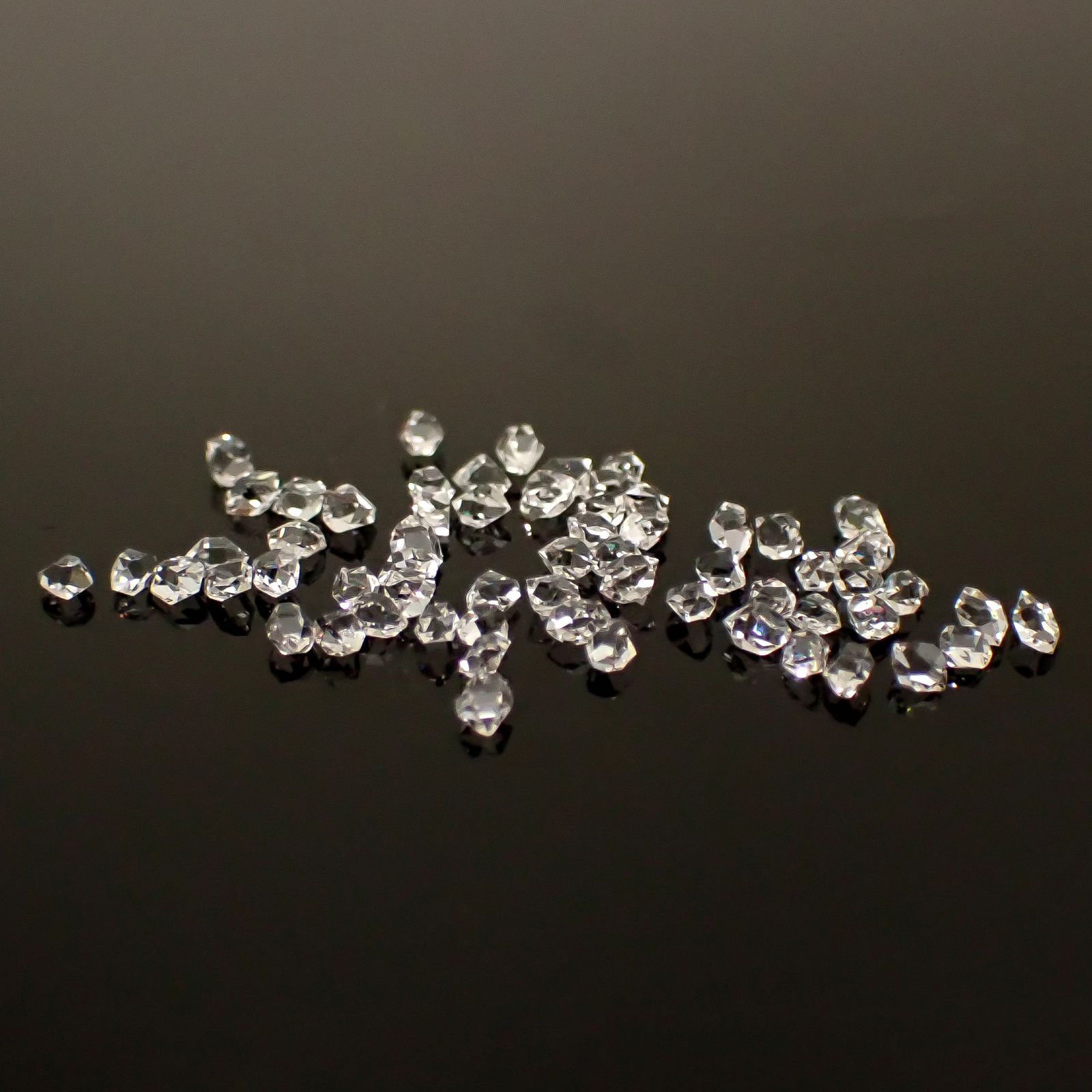 ◇メレセット◇ハーキマーダイヤモンド 原石 アメリカ・ニューヨーク州産 1.75ct / 1.7-2.5x1.2-1.7mm前後 [260231702]