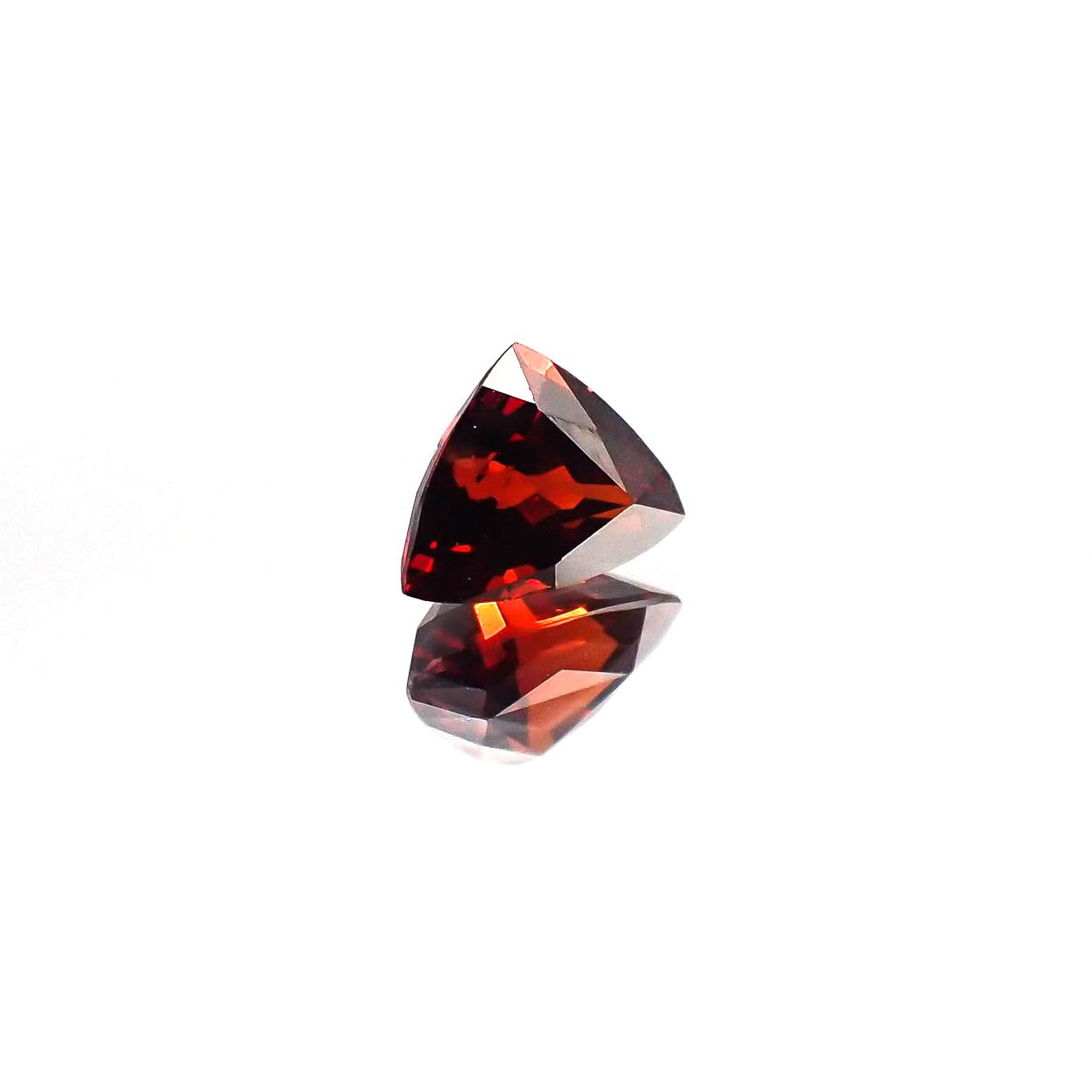 スペサルティンアルマンディンガーネット(宝石名スペサルティン アルマンディン・ガーネット)マダガスカル産 2.13ct 識別済[231023851]8.5x6.8mm前後