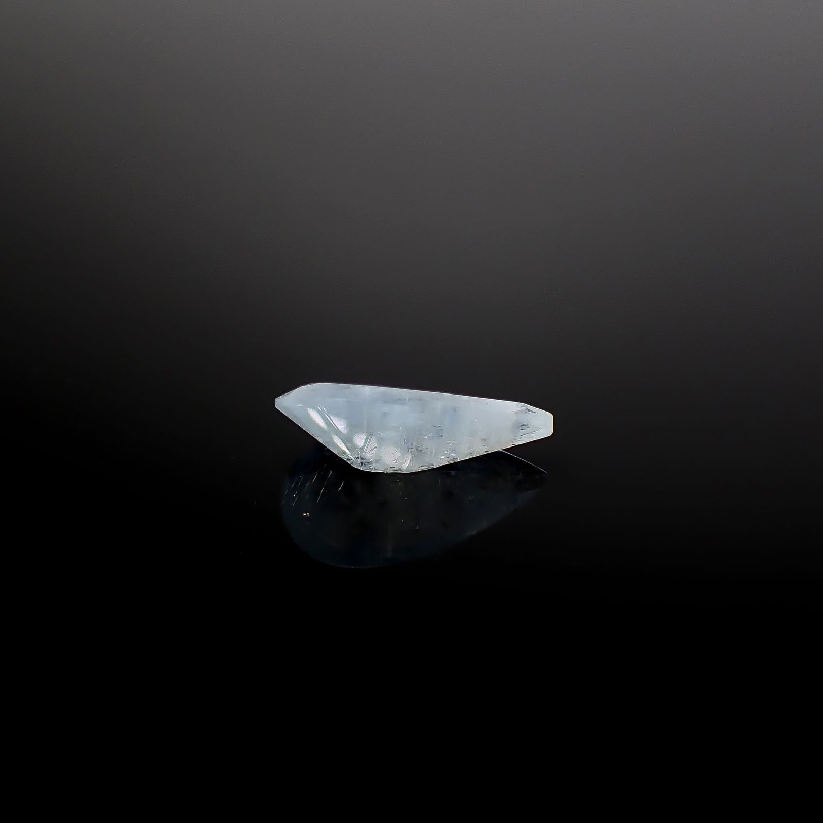 イリデッセンスアクアマリン ブラジル産 3.13ct [250730708]15.7x8.7mm前後