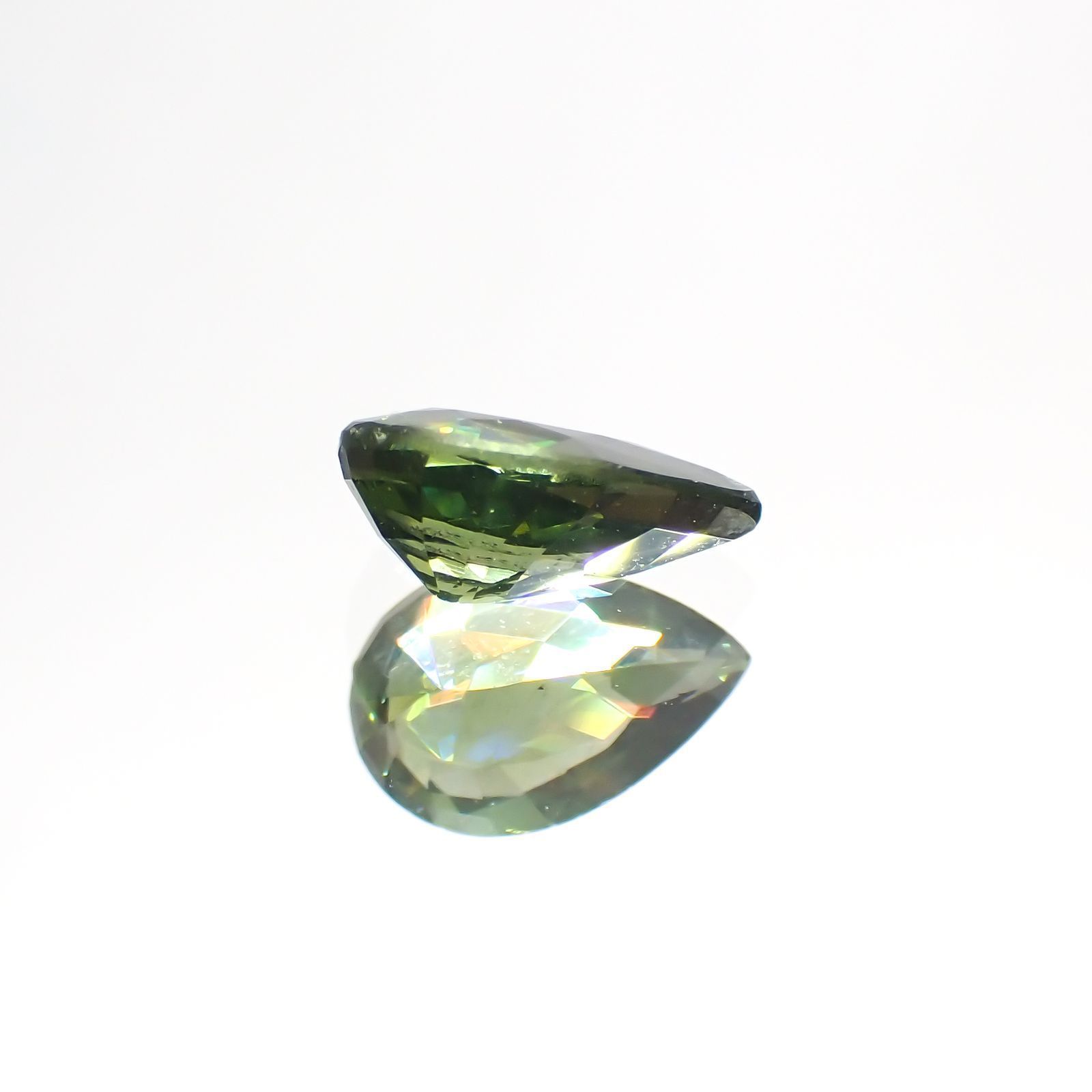 グリーンジルコン(宝石名ジルコン)スリランカ/コロンビア産 0.95ct 識別済[231124282]7.7x5.1mm前後