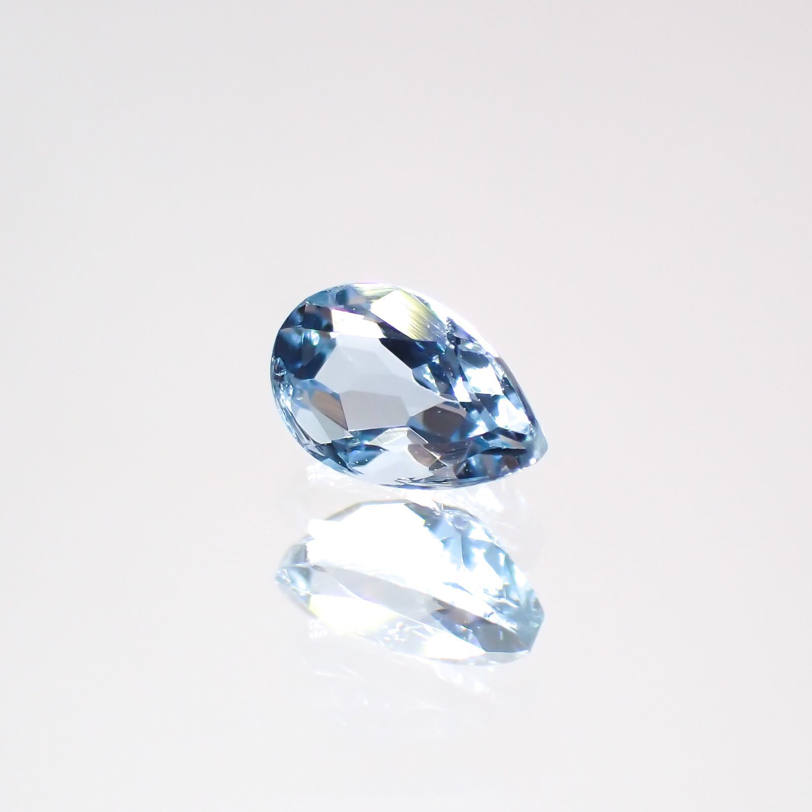 サンタマリアアクアマリン ブラジル産 0.24ct[220114041]4.9x3.1mm前後