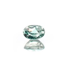 アレキサンドライト(宝石名アレキサンドライト)ブラジル・ミナスジェライス州ヘマチタ鉱山産 識別済 0.14ct / 3.5x2.4mm前後 [231023948]