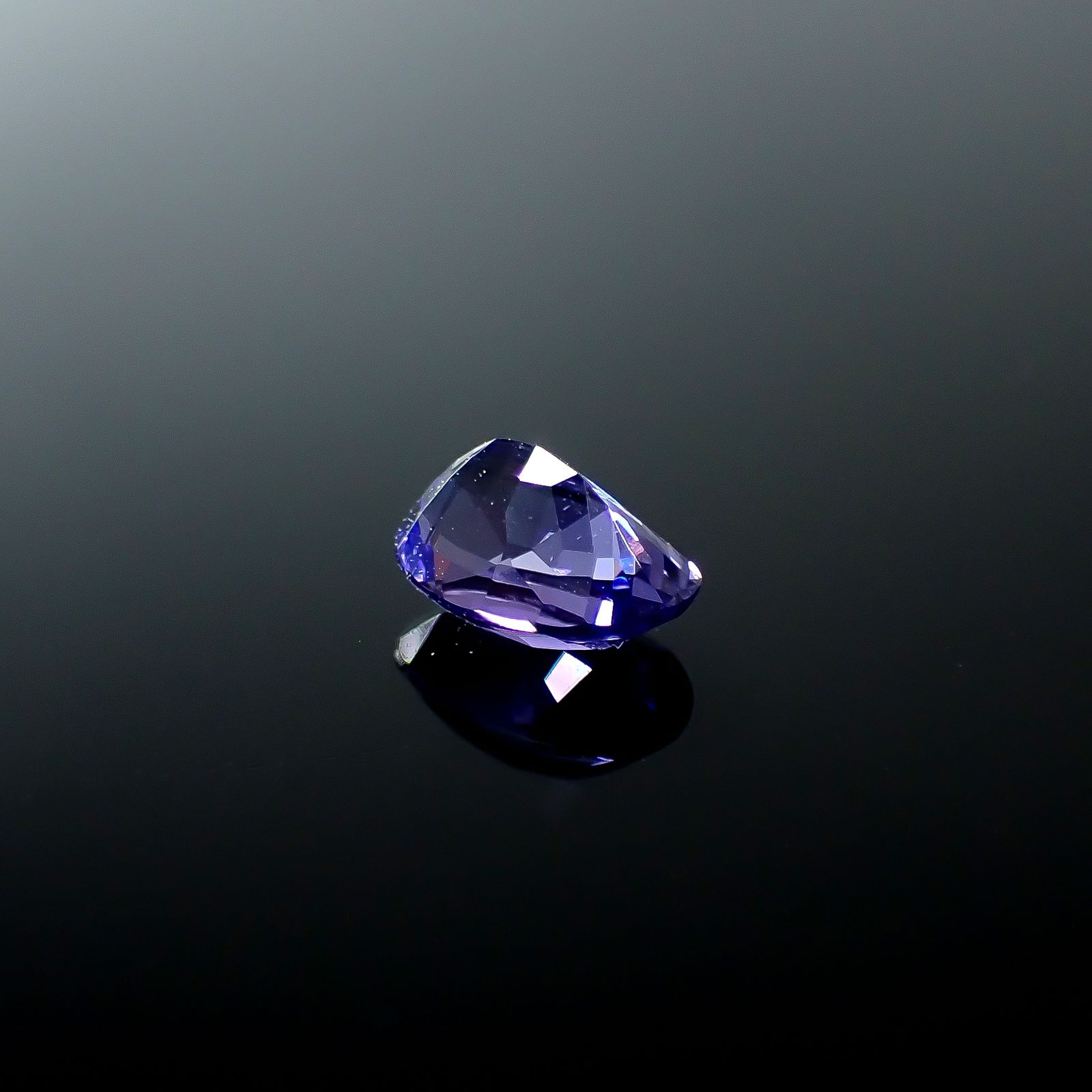 バイオレットサファイア 非加熱(宝石名バイオレット・サファイア)スリランカ/マダガスカル産 1.59ct GIT鑑付[250931152]7.69x5.43mm前後