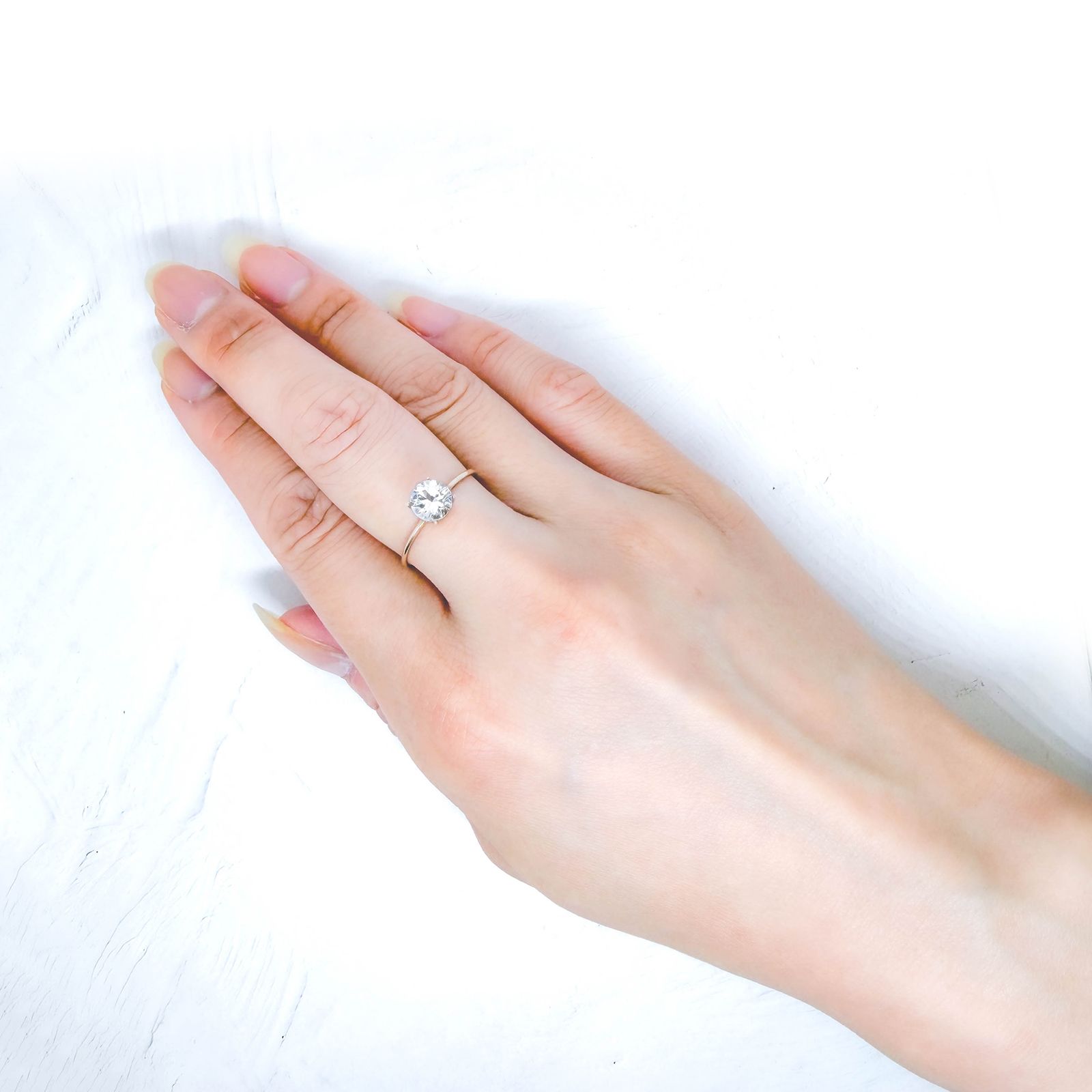 フェナカイト ロシア産 0.93ct / 6.2x6.2mm前後 [260632426]