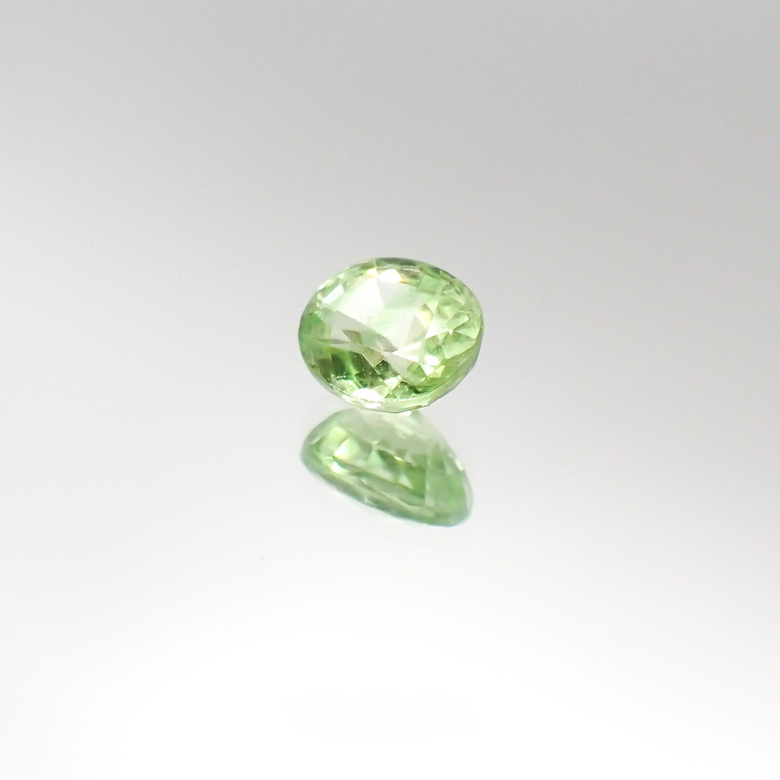 ミントガーネット(宝石名グリーン グロッシュラー・ガーネット)タンザニア・メレラニ鉱山産 1.07ct 識別済[230622489]6.3x5.4mm前後