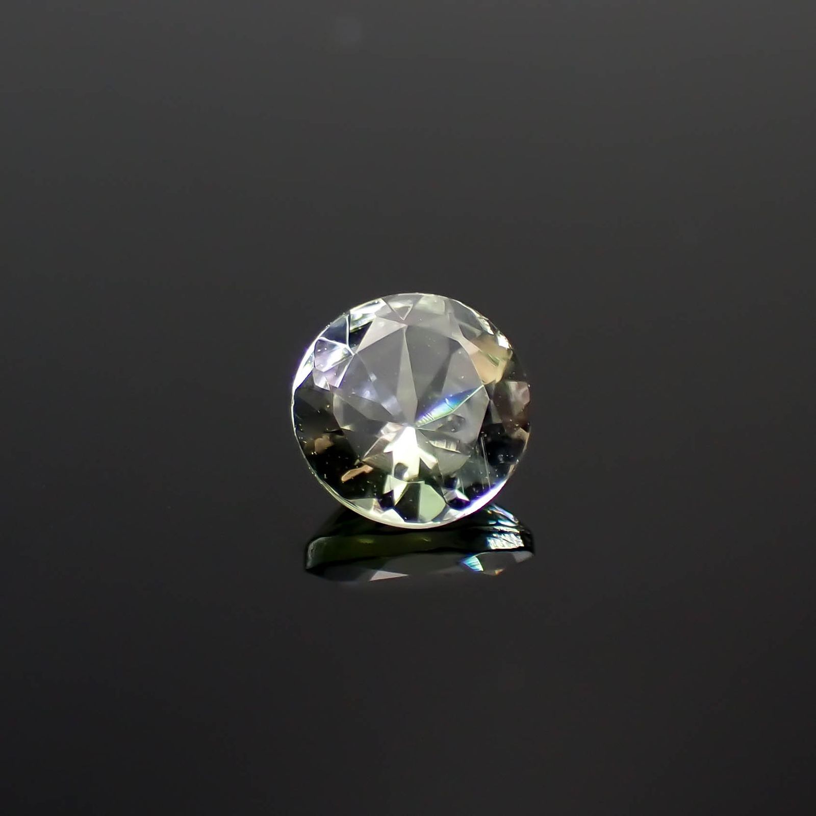 バイカラータンザナイト(宝石名ゾイサイト)タンザニア産 0.45ct 識別済[240828611]4.8x4.8mm前後