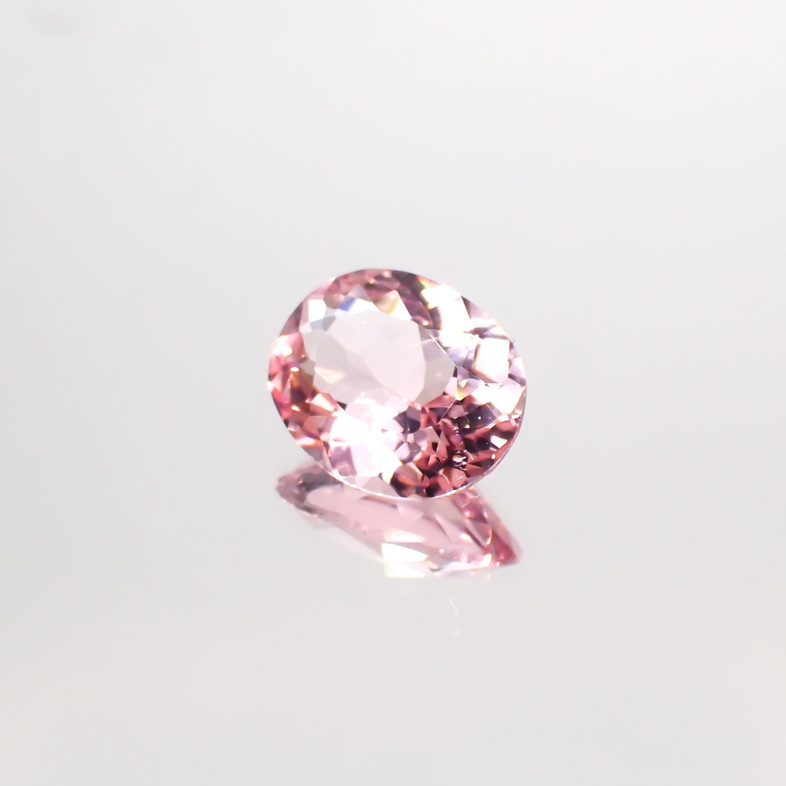 モルガナイト(宝石名モルガナイト)ナイジェリア産 1.976ct ソ付(彩珠)[220114247]9.8x7.8mm前後