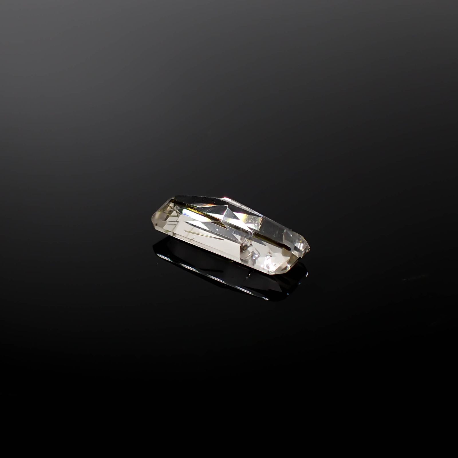 エピドートインクォーツ ブラジル産 4.82ct[240728461]16.6x7.1mm前後