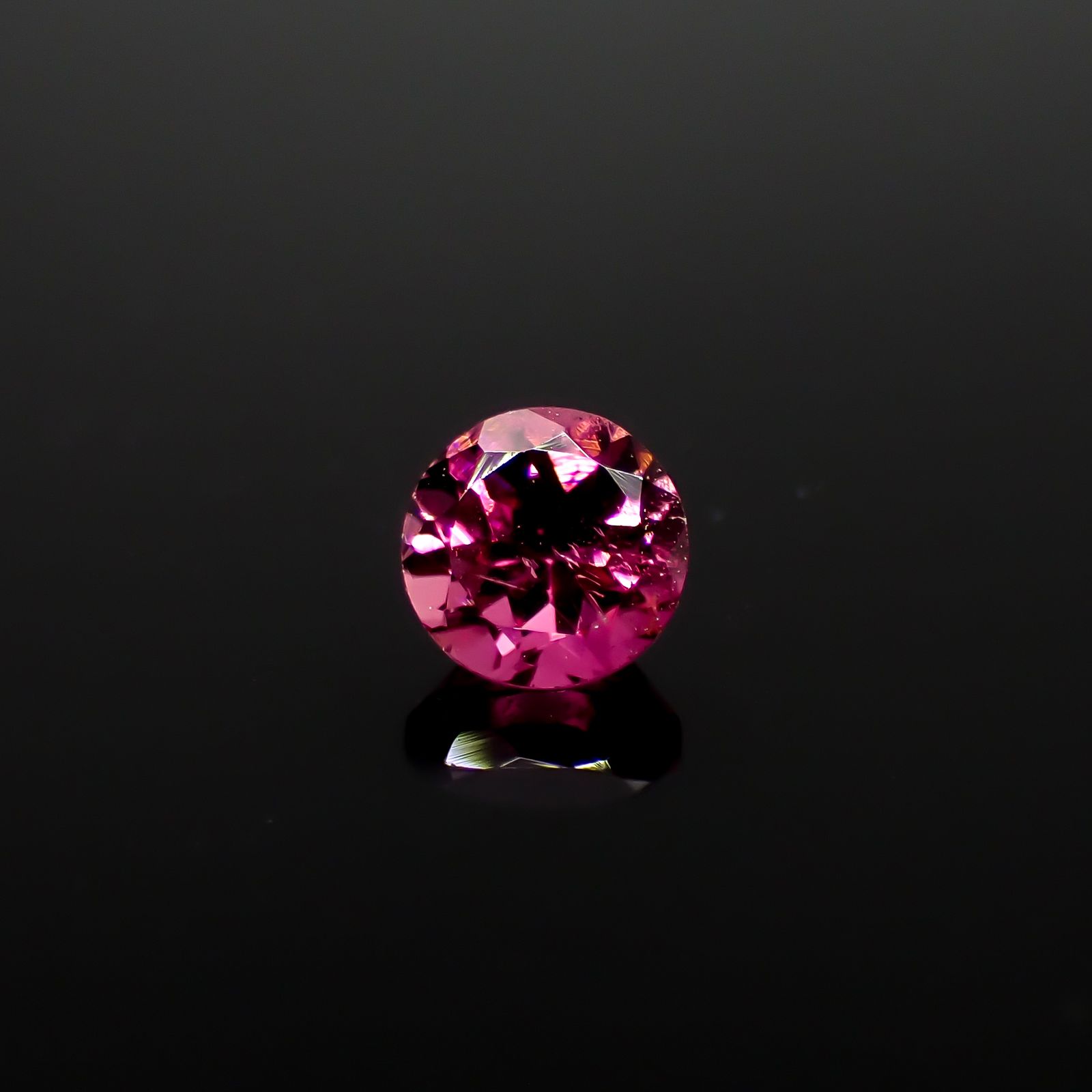 ルベライト ブラジル産 0.32ct[240628078]4.1x4.1mm前後
