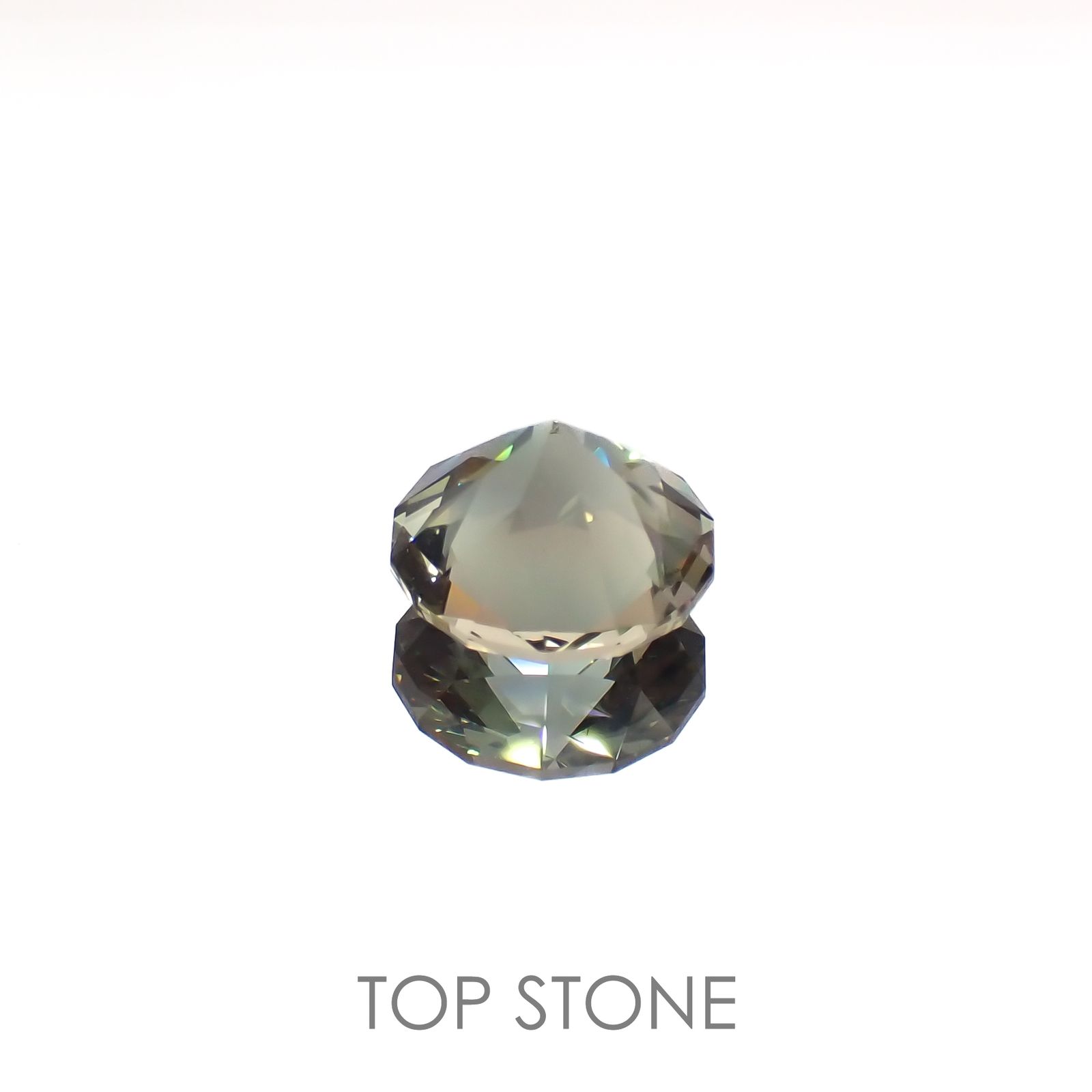 ◇カスタムカット◇バイカラーオレゴンサンストーン(宝石名ラブラドライト)アメリカ・オレゴン州産 3.00ct 識別済[220616265]9.8x9.7mm前後