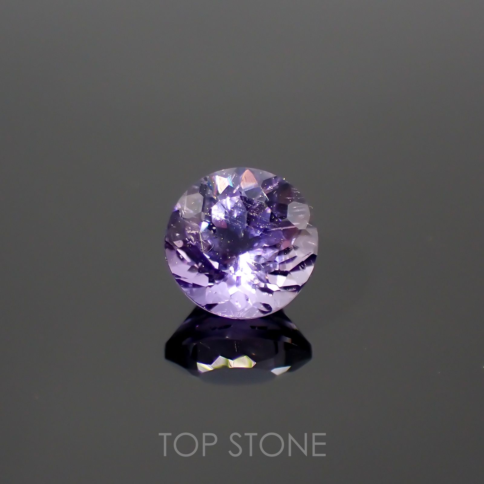 マリアライト(宝石名パープル・スキャポライト)スリランカ産 0.78ct 識別済[220114871]5.9x5.9mm前後