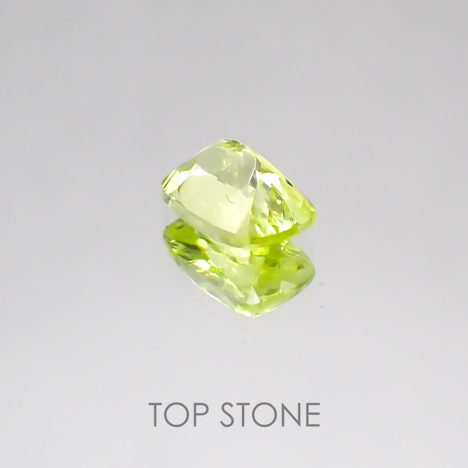 パロットクリソベリル インド産 ルース 0.67ct[20128558]6×4mm前後