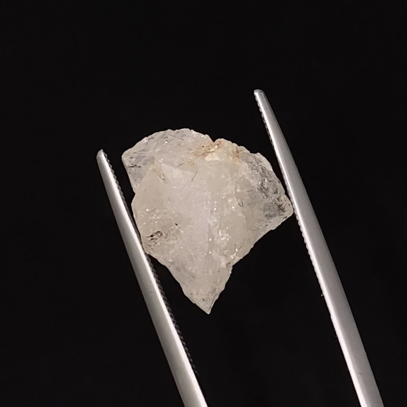 フェナカイト 原石 ウクライナ産 9.81ct / 15.7x12.4mm前後 [240326818