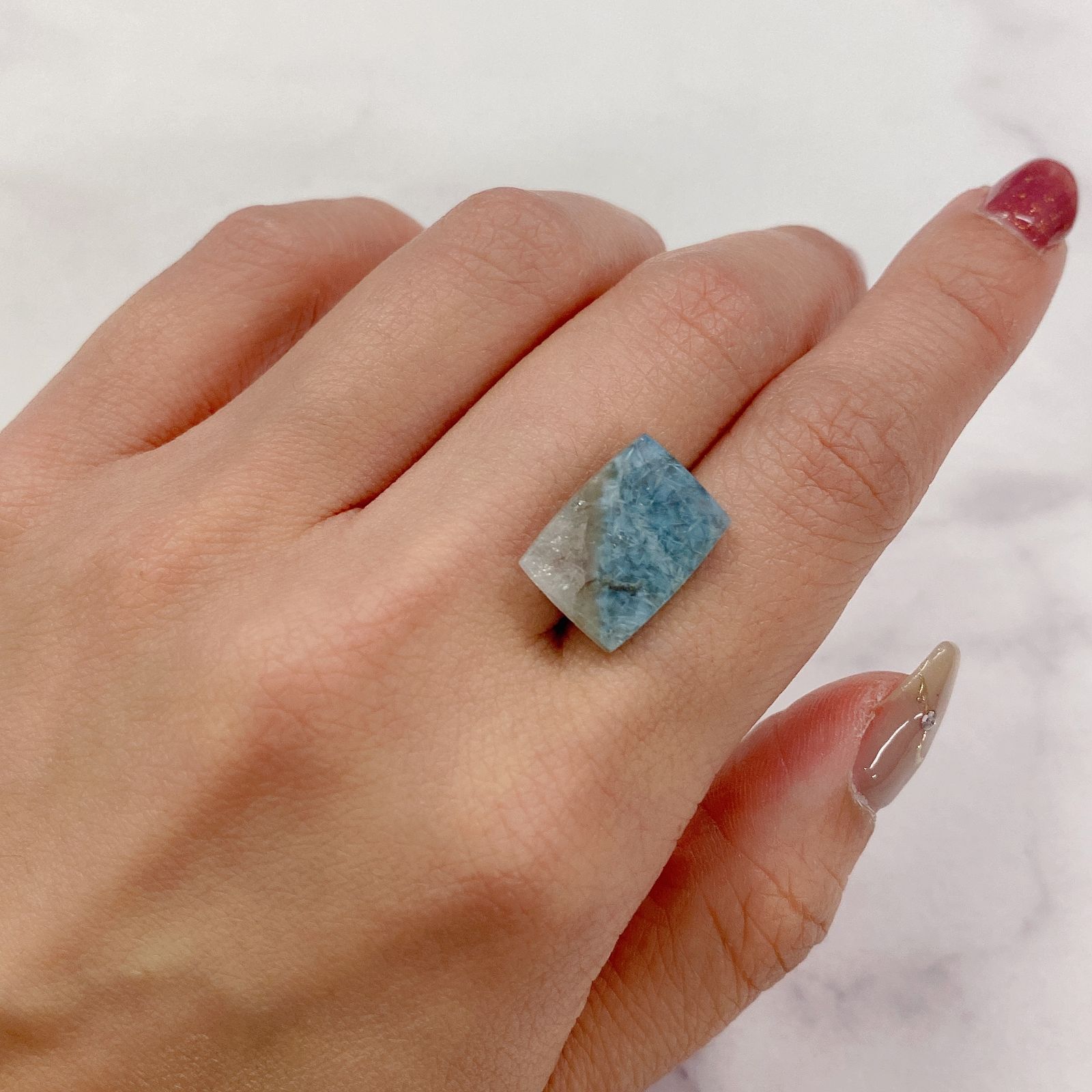 パライバクォーツ(宝石名ギラライト イン クォーツ) ブラジル産 6.98ct 識別済[210310285]15.2×11.2mm前後