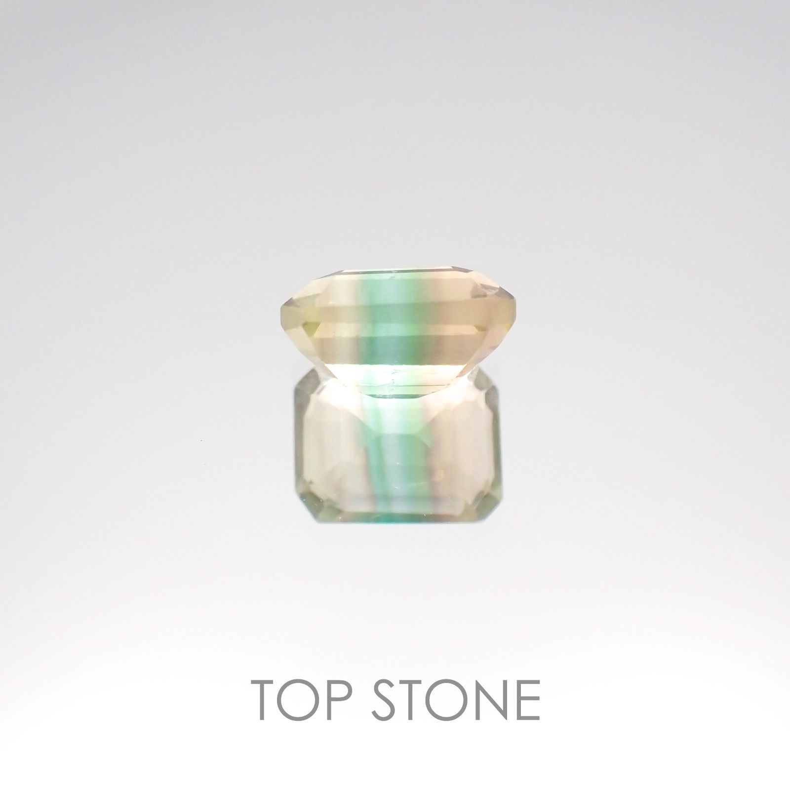 バイカラーフローライト ブラジル産 ルース 1.97ct[20107064]7.9×6.1mm前後