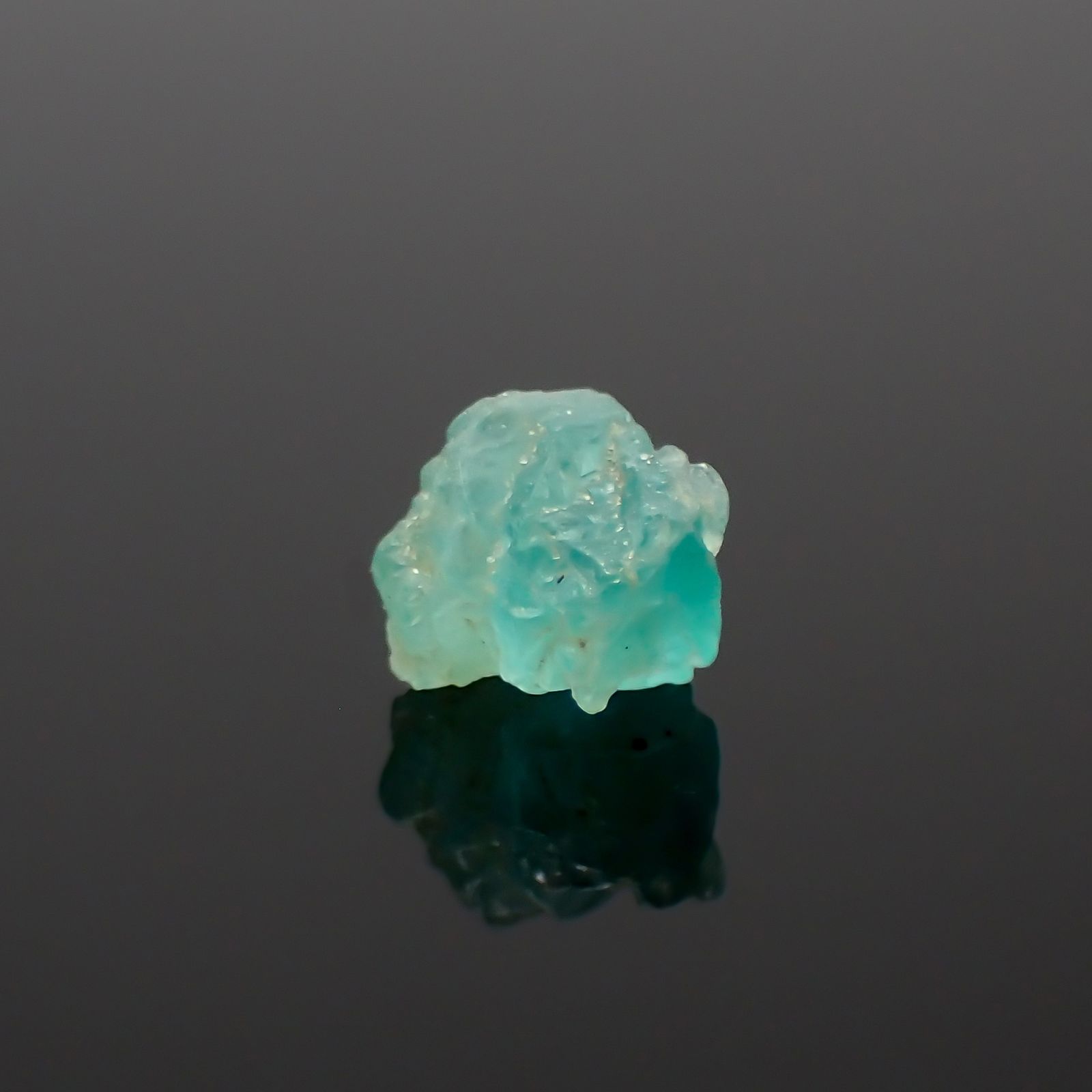 パライバトルマリン 原石 ブラジル・パライバ州バターリャ鉱山産 0.52ct[230522136]4.1x3.7mm前後
