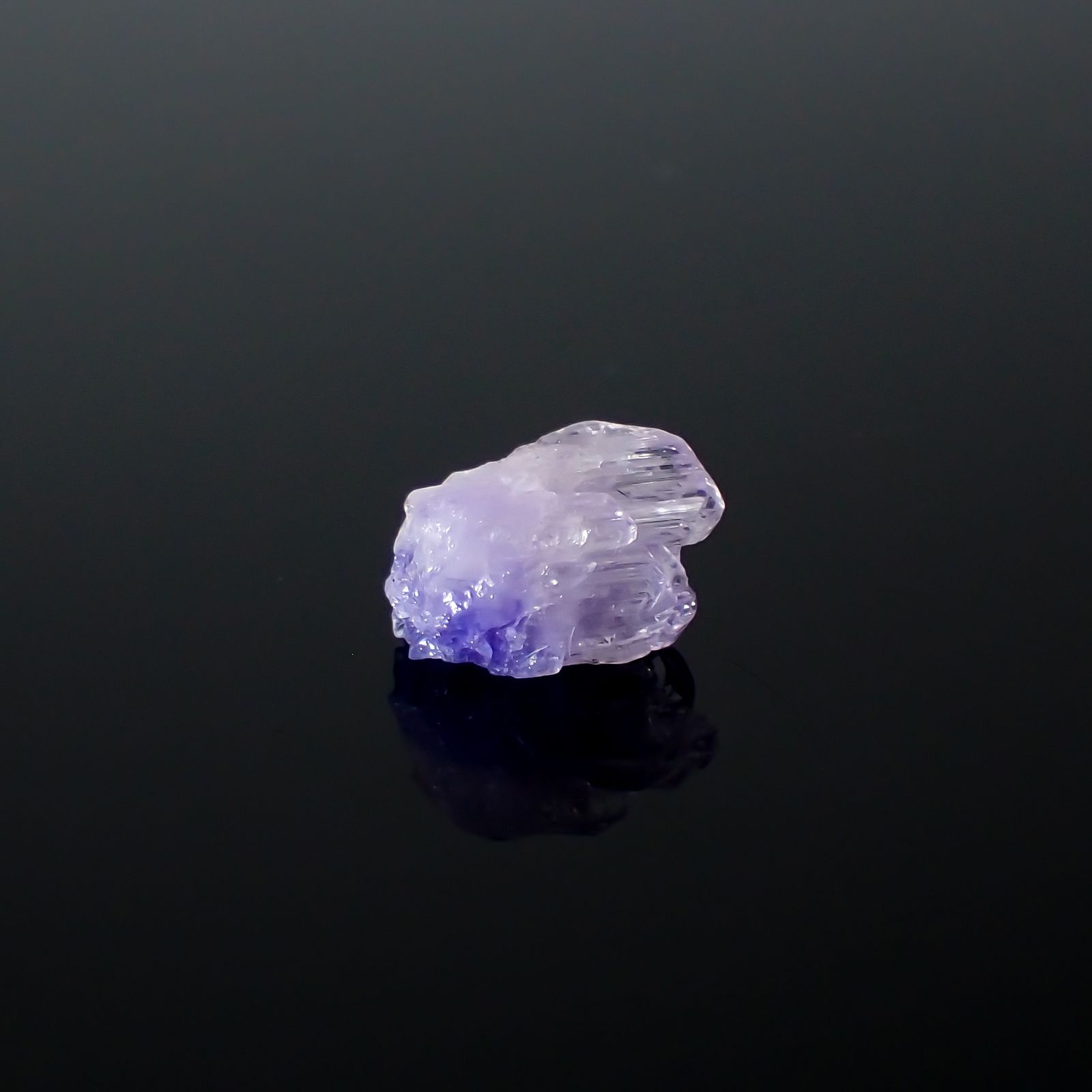 バイカラータンザナイト 原石 タンザニア産 4.01ct[231224986]11.4x8.5mm前後