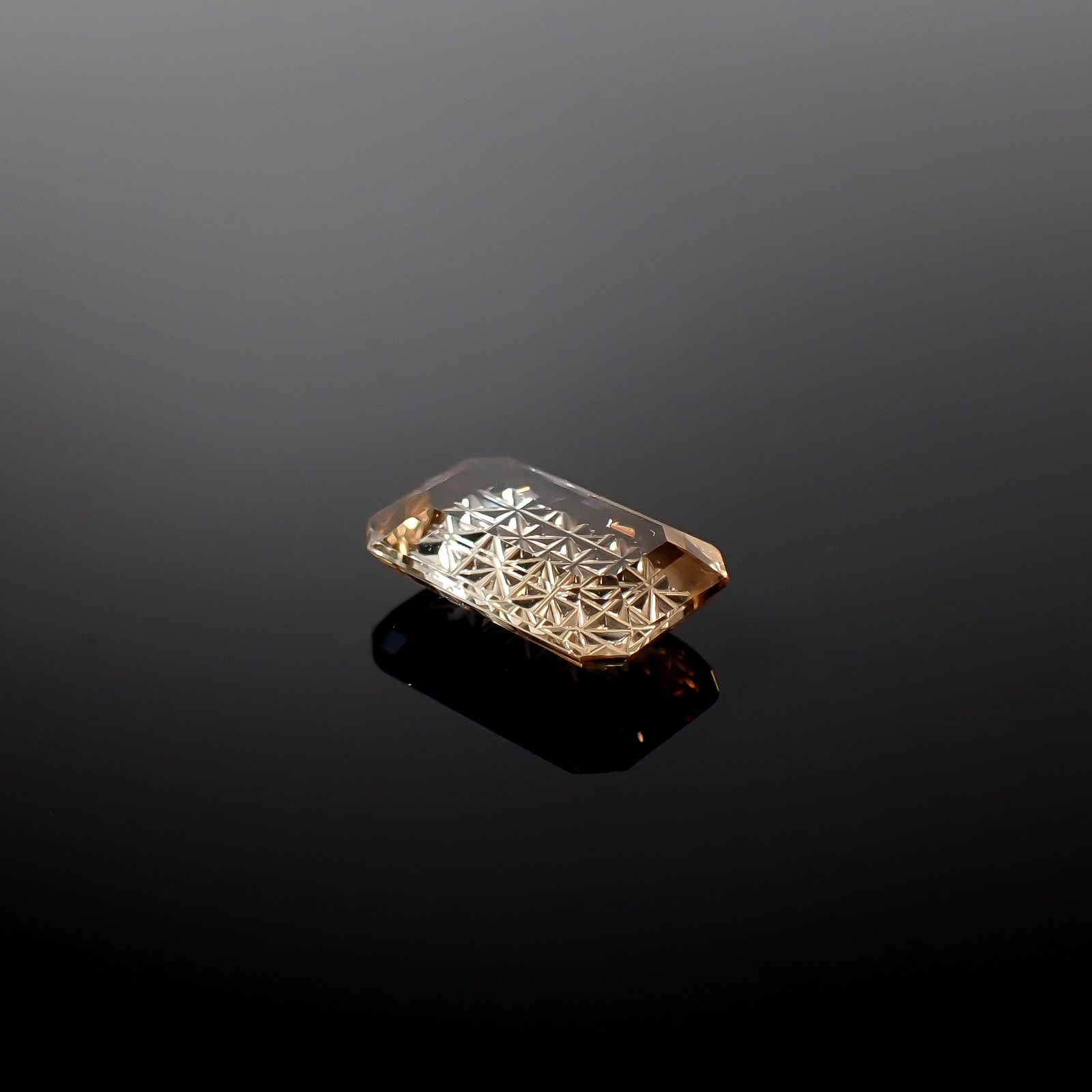 ◇甲州貴石切子Plus Three◇バイカラートパーズ カード付き ブラジル産 5.89ct [250630485]13.1x8.4mm前後