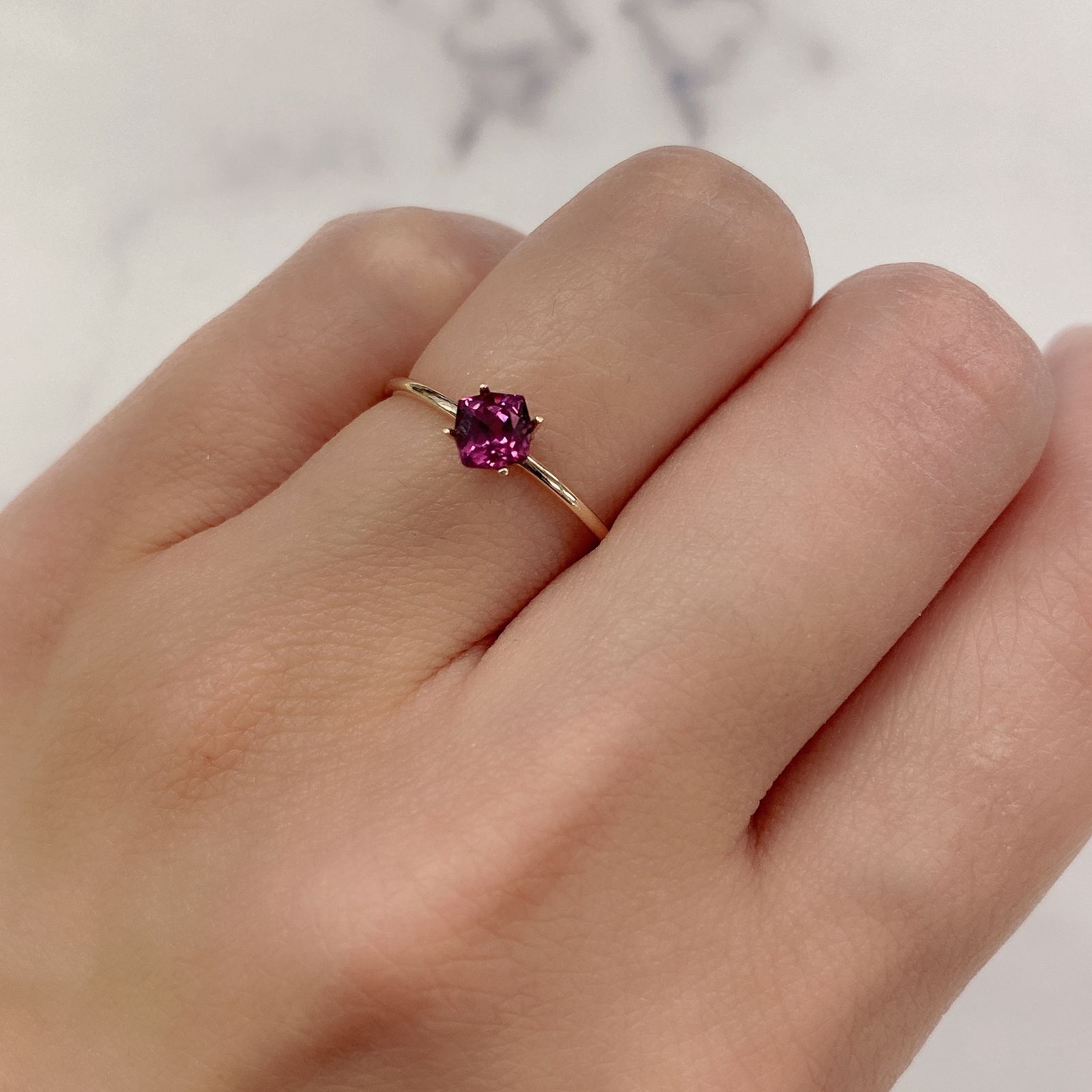 ◇カスタムカット◇グレープガーネット(宝石名ガーネット) ブラジル産 0.52ct 識別済[21059700]4.6×4.4mm前後