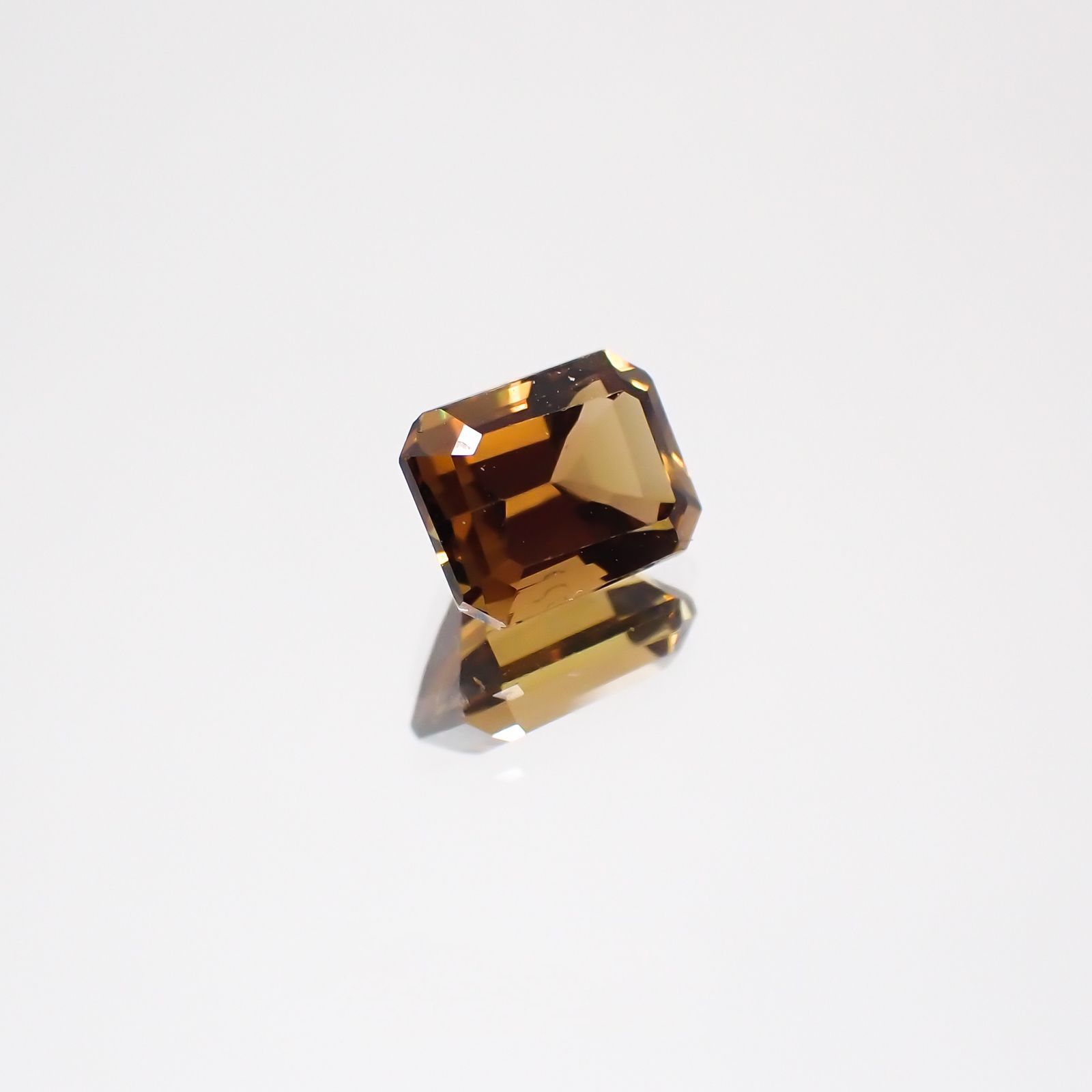 エンスタタイト(宝石名エンスタタイト)タンザニア産 0.82ct 識別済[231124322]5.7x4.4mm前後