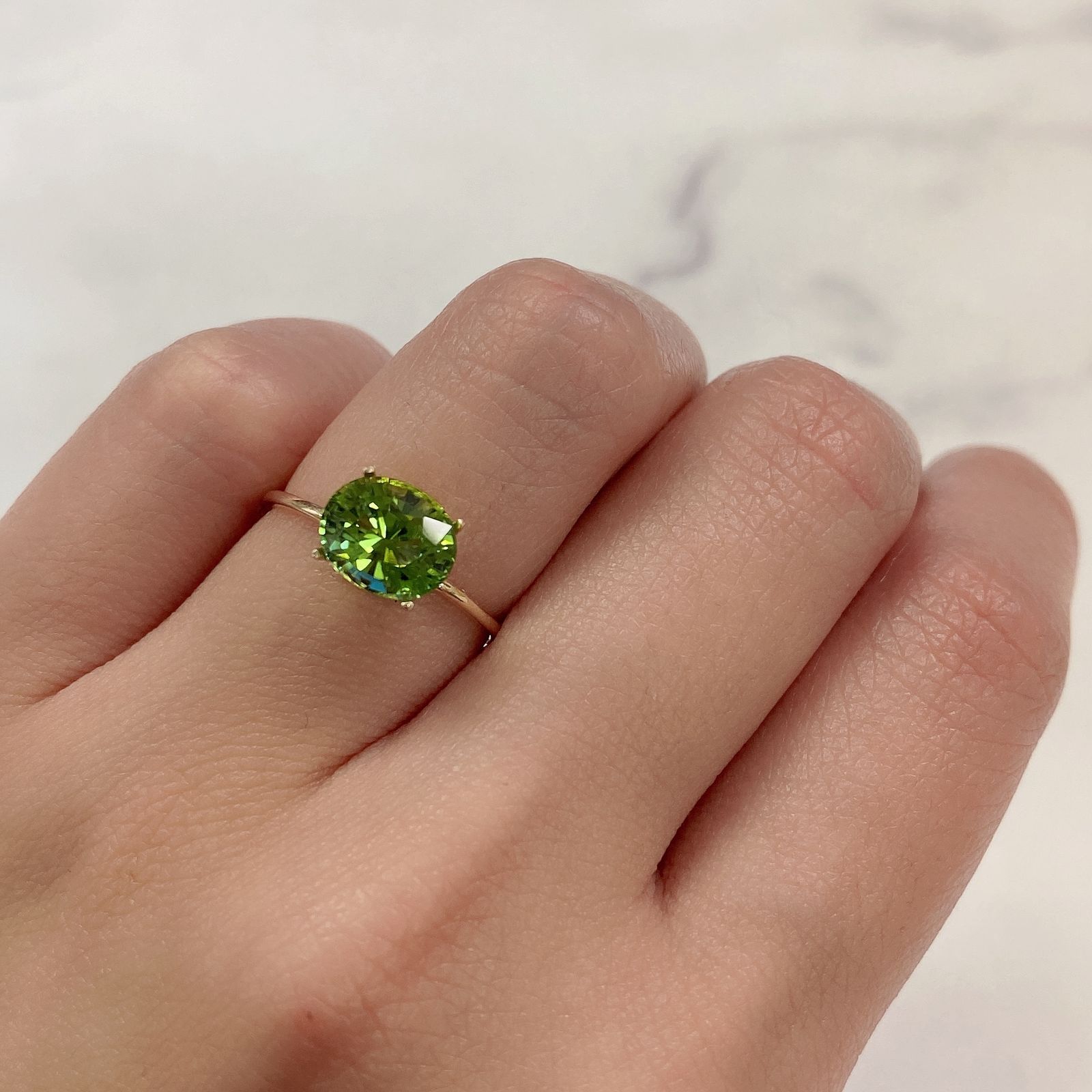 ミントトルマリン(宝石名グリーン・トルマリン) ルワンダ産 1.726ct ソ付(彩珠)[211013630]8.3×6.9mm前後