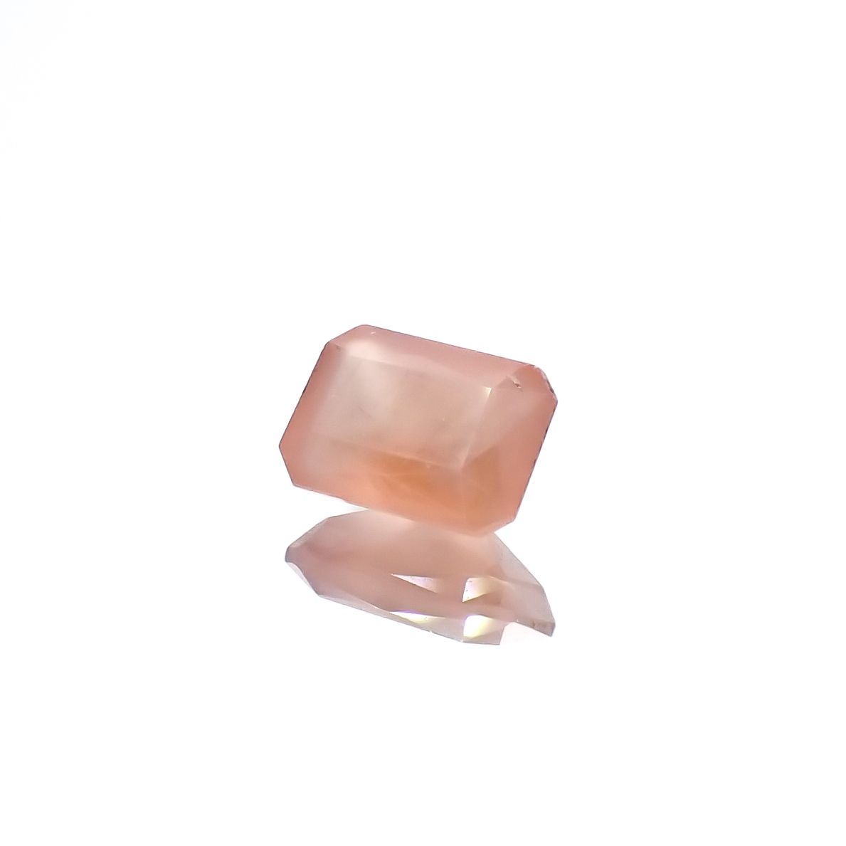 ロードクロサイト 日本・北海道産 0.54ct[240125348]5.6x3.8mm前後
