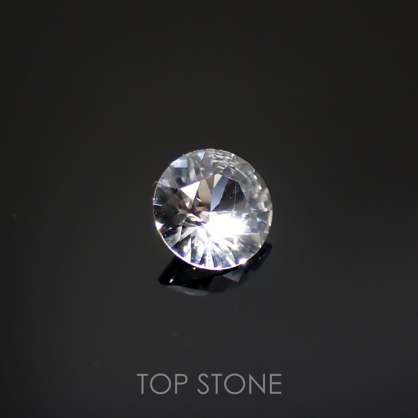 フェナカイト(宝石名フェナカイト)ブラジル産 0.84ct 識別済[220115173]6.5x6.5mm前後