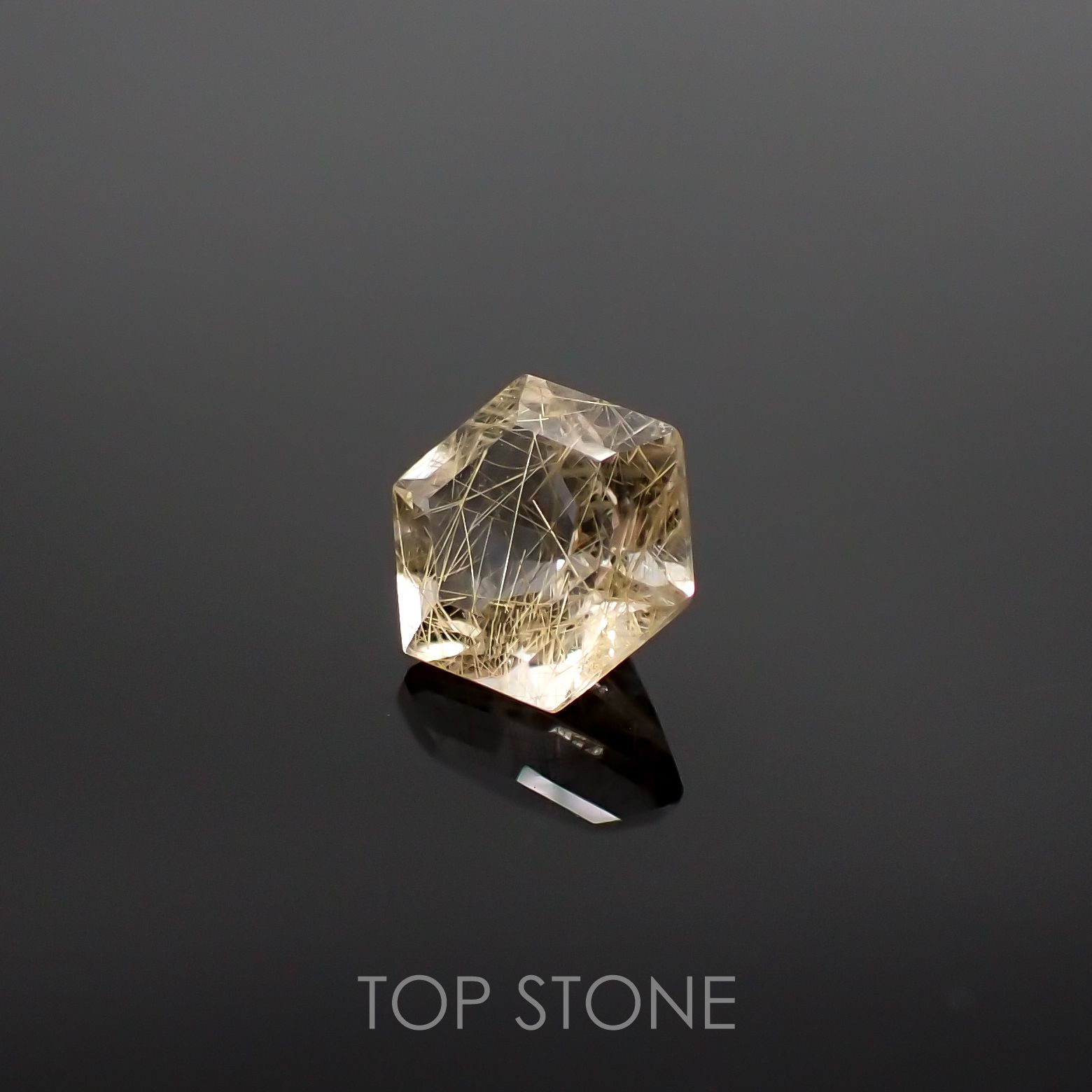 ◇ヘキサゴンカット◇ルチルクォーツSA(宝石名ルチルレイテッド・クォーツ) ブラジル産 0.88ct 識別済[210611299]6×6mm前後