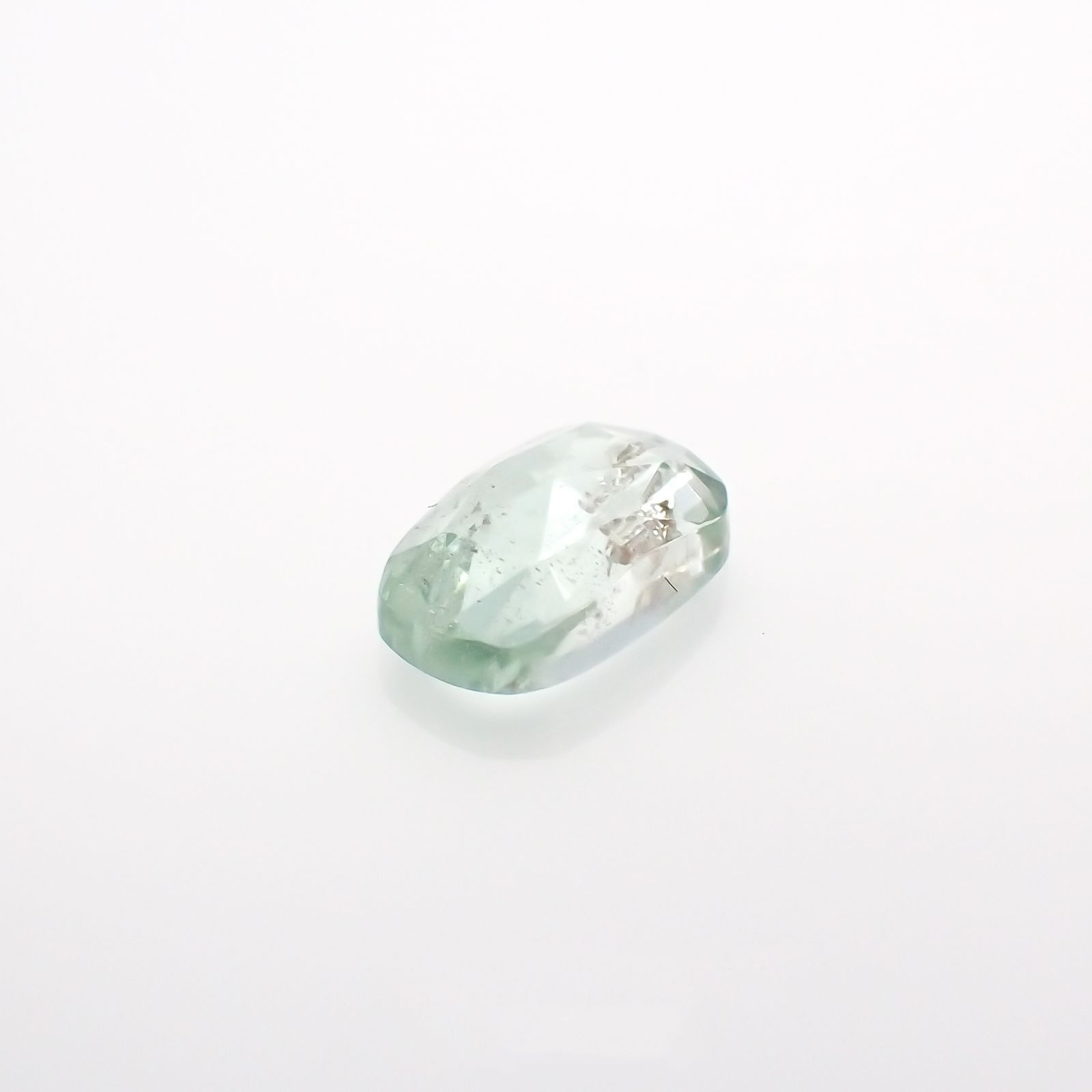 ◇ローズカット◇バナジウムコーネルピン(宝石名コーネルピン)タンザニア・タンガ州産 0.84ct 識別済[220115556]6.9x4.3mm前後