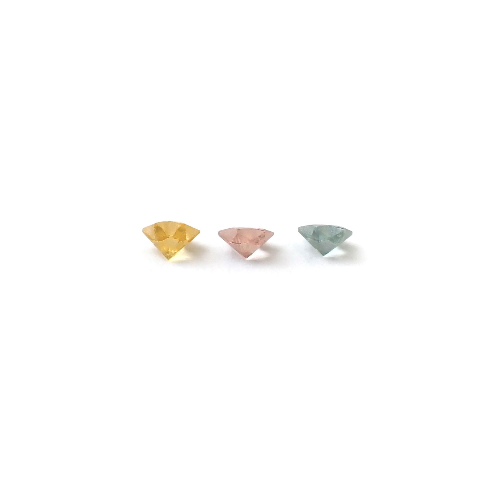 ◇カスタムカット◇サファイア カラーグラデーション3個セット スリランカ/マダガスカル産 0.26ct(3pcs合計) / 3x3mm前後 [260632324]