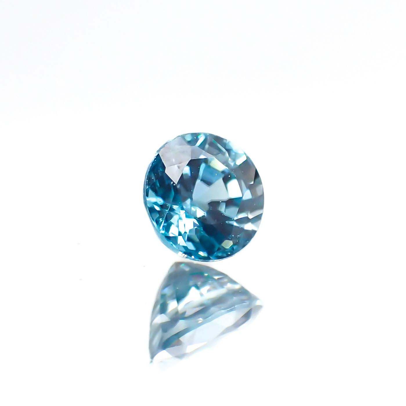 ブルージルコン(宝石名ブルー・ジルコン)カンボジア産 0.66ct 識別済[220716832]4.6x4.5mm前後
