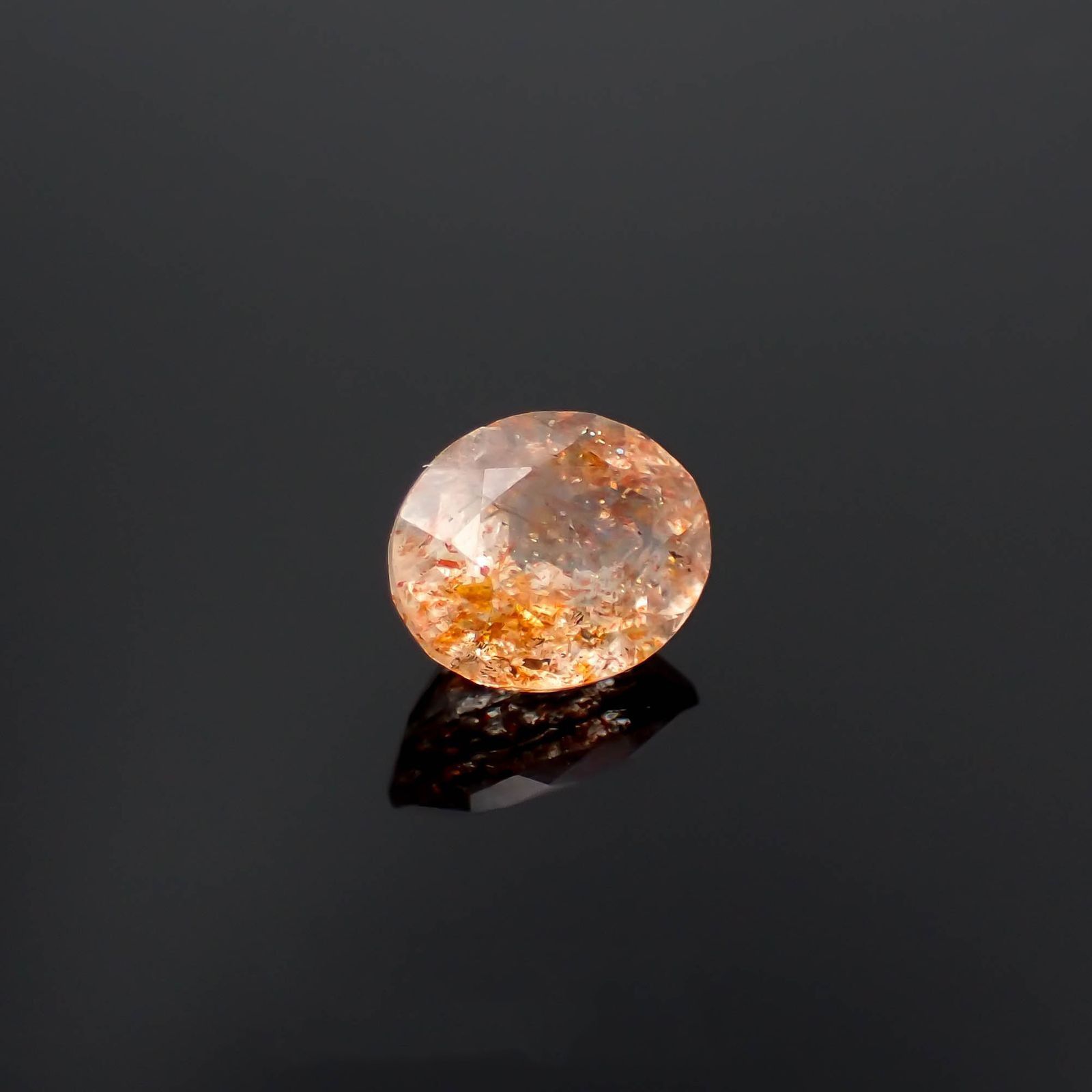 イリュージョンサンストーン タンザニア産 1.85ct / 9x7.2mm前後 [230120118]