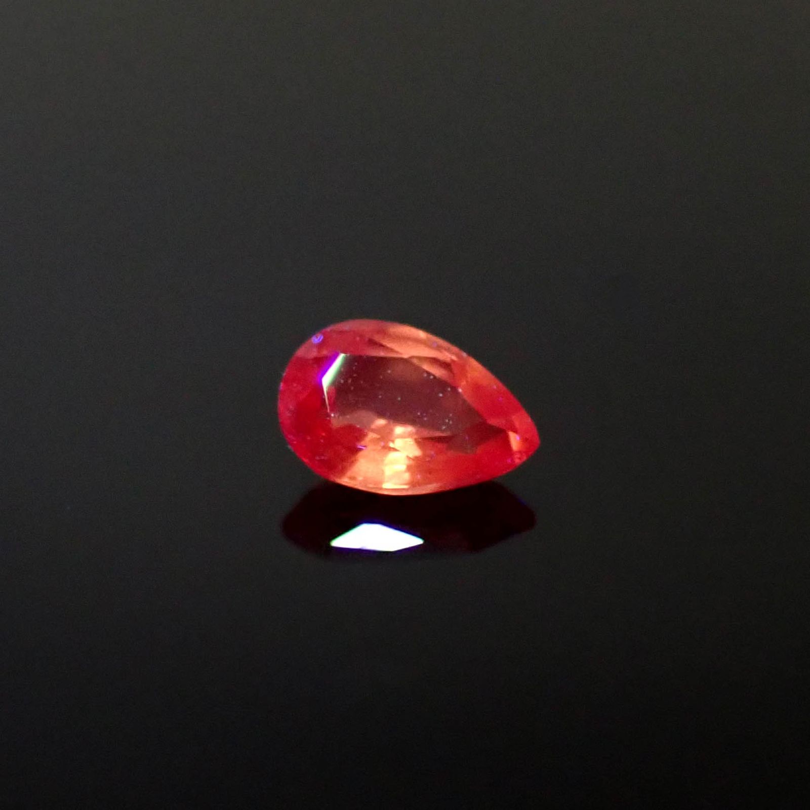 オレンジスピネル タンザニア産 0.39ct [250530341]5.7x3.8mm前後