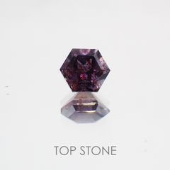 ◇ヘキサゴンカット◇ブラッドショットアイオライトSA インド産 ルース 0.31ct[210210085]4.1×4mm前後