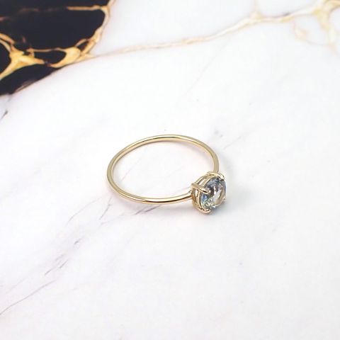 リング空枠：石留め▶アイスブルーサファイア（お客様製作例）