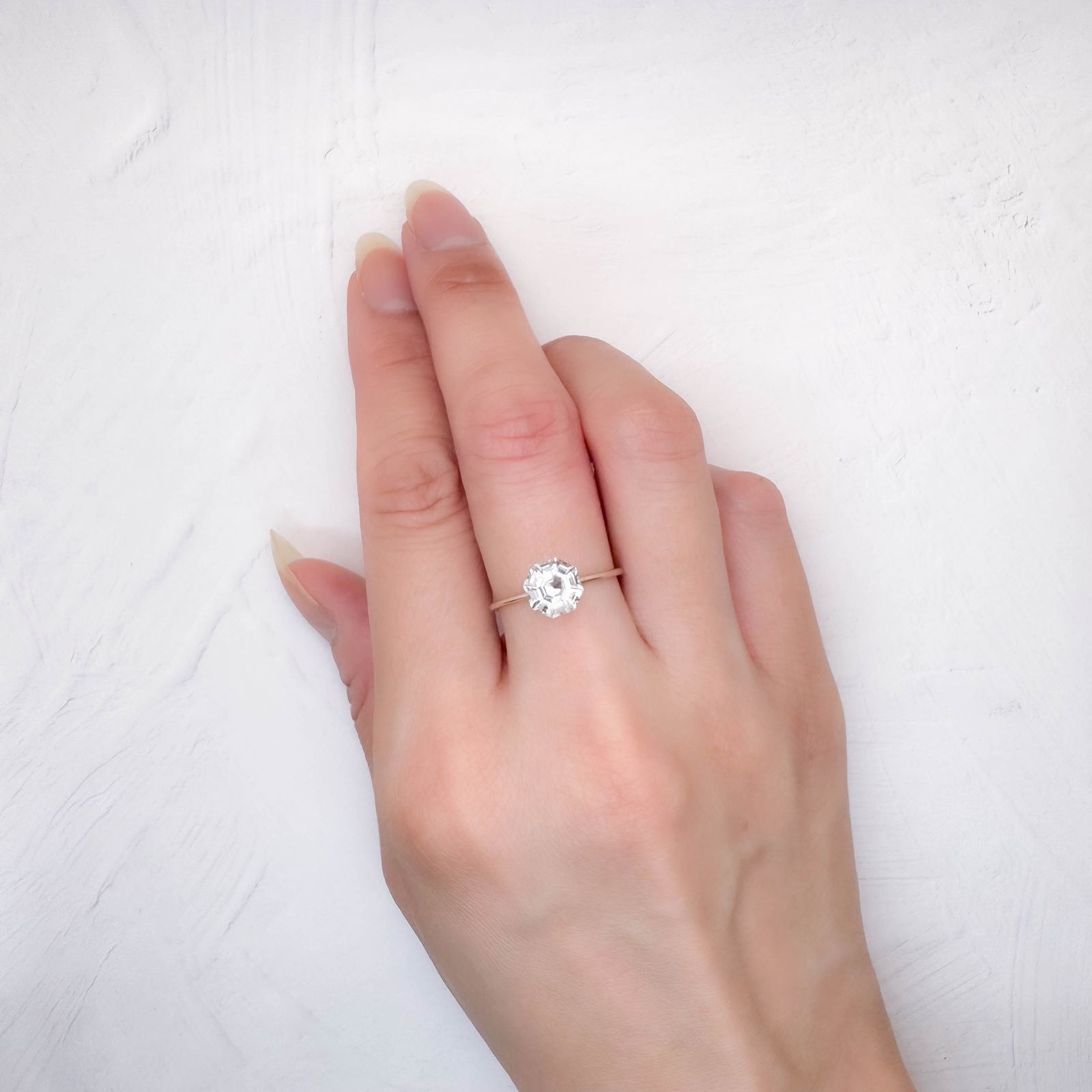 ◇オクタゴンカット◇レムリアンシードクリスタル(保証シール付き) ブラジル産 1.40ct / 7.2x7mm前後 [250730862]