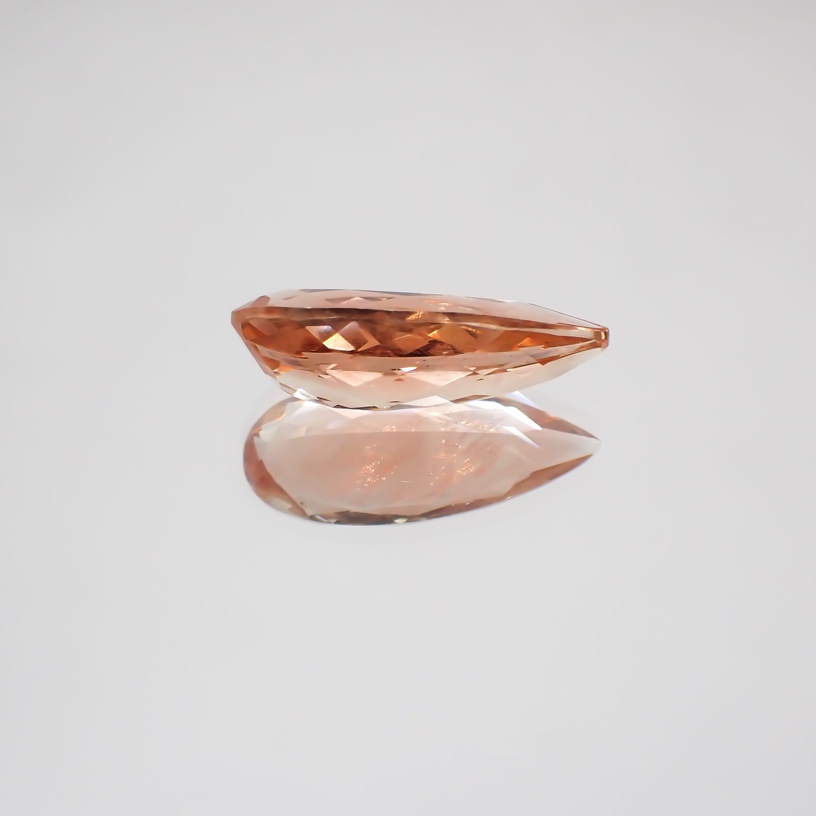 オレゴンサンストーン(宝石名ラブラドライト・サンストーン)アメリカ・オレゴン州産 2.753ct ソ付(彩珠)[230622269]15.8x6.5mm前後