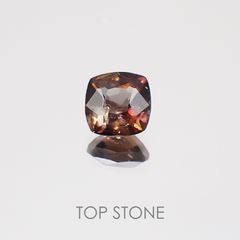 アキシナイト(宝石名アキシナイト) パキスタン産 0.74ct 識別済[20128808]5.3×5.2mm前後