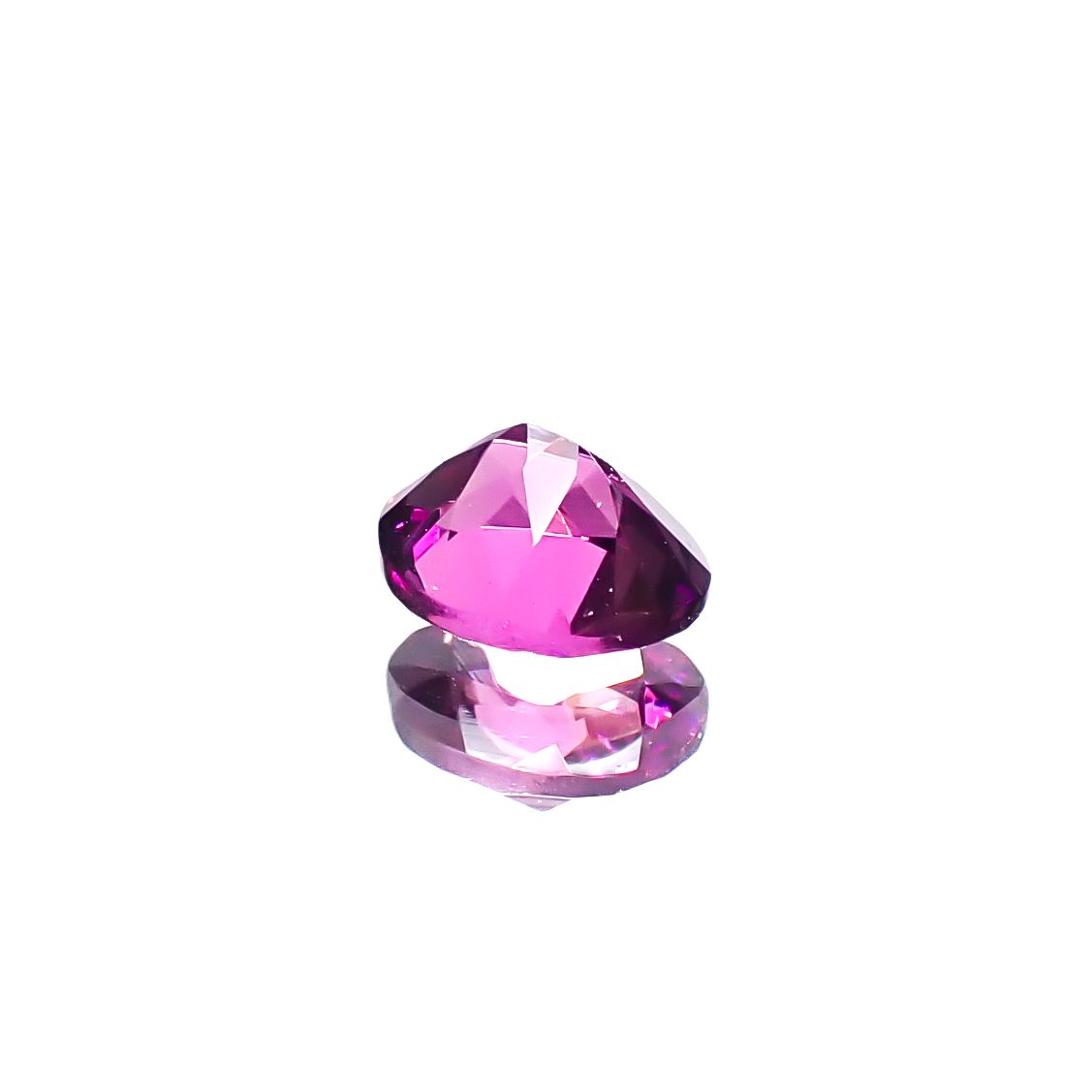 グレープガーネット ブラジル産 0.47ct [241229638]5.1x4.1mm前後