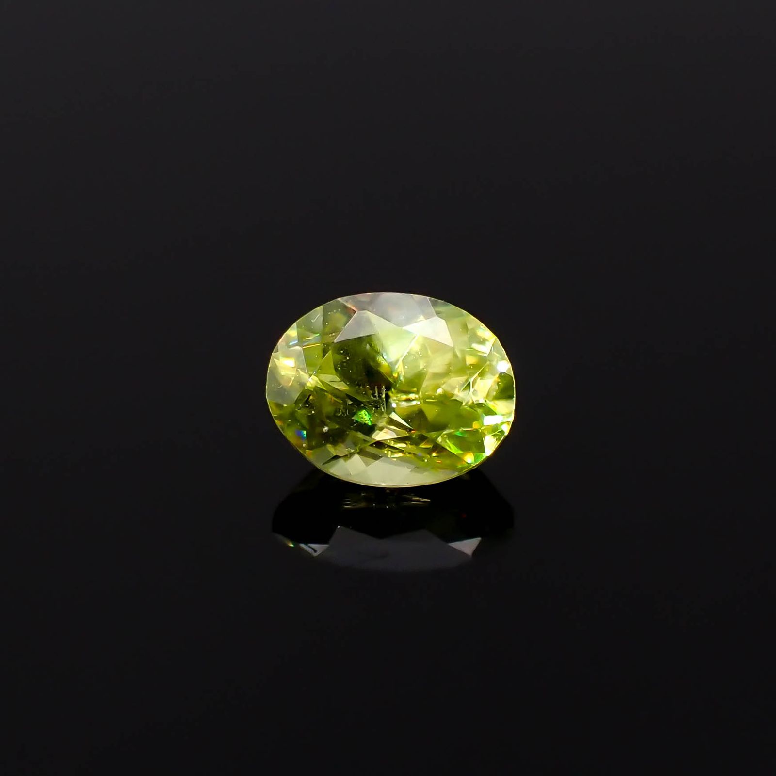 スフェーン(宝石名スフェーン)マダガスカル産 0.42ct 識別済[230522230]5x3.8mm前後