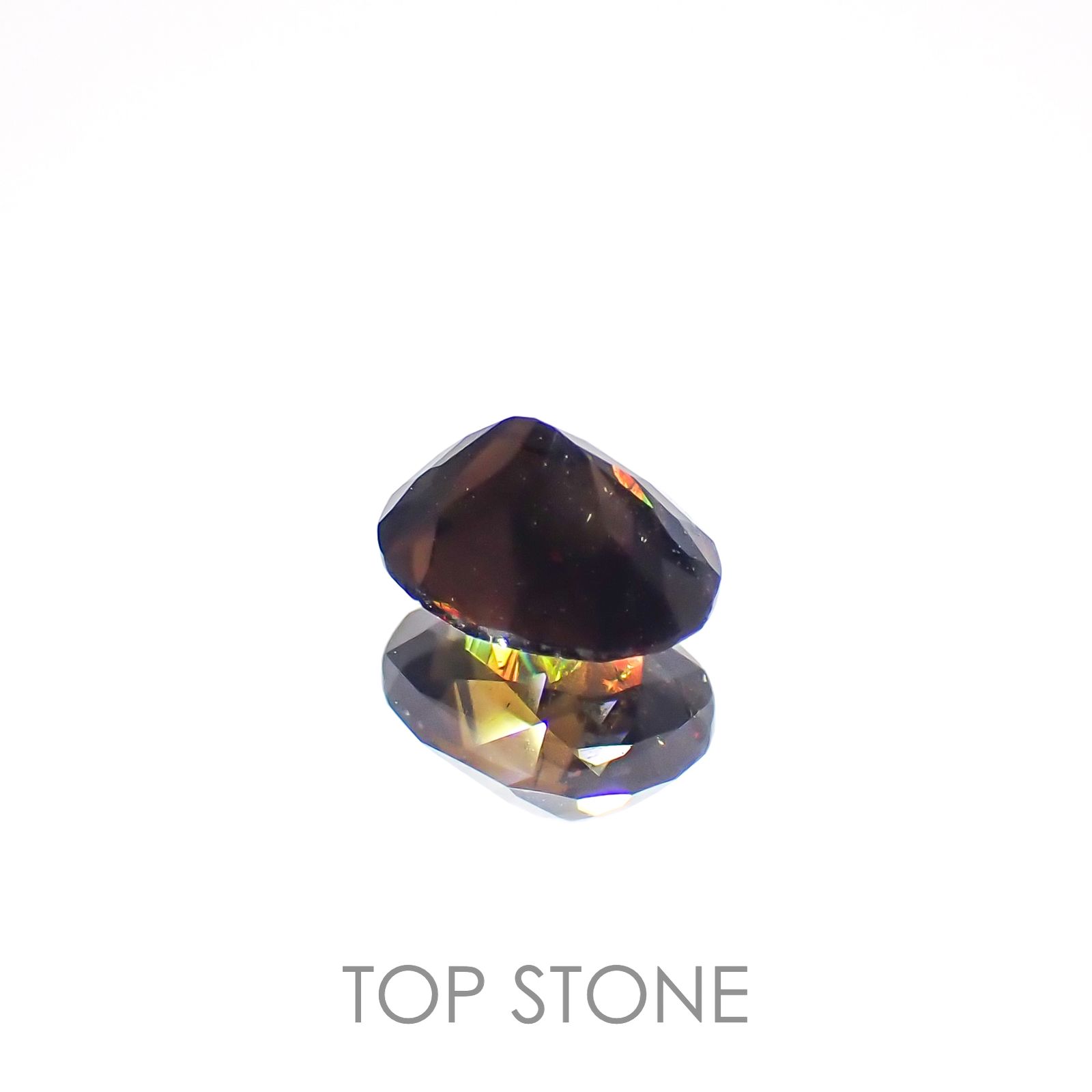 エピドート(宝石名エピドート)タンザニア産 0.68ct 識別済[221018697]6x4.6mm前後