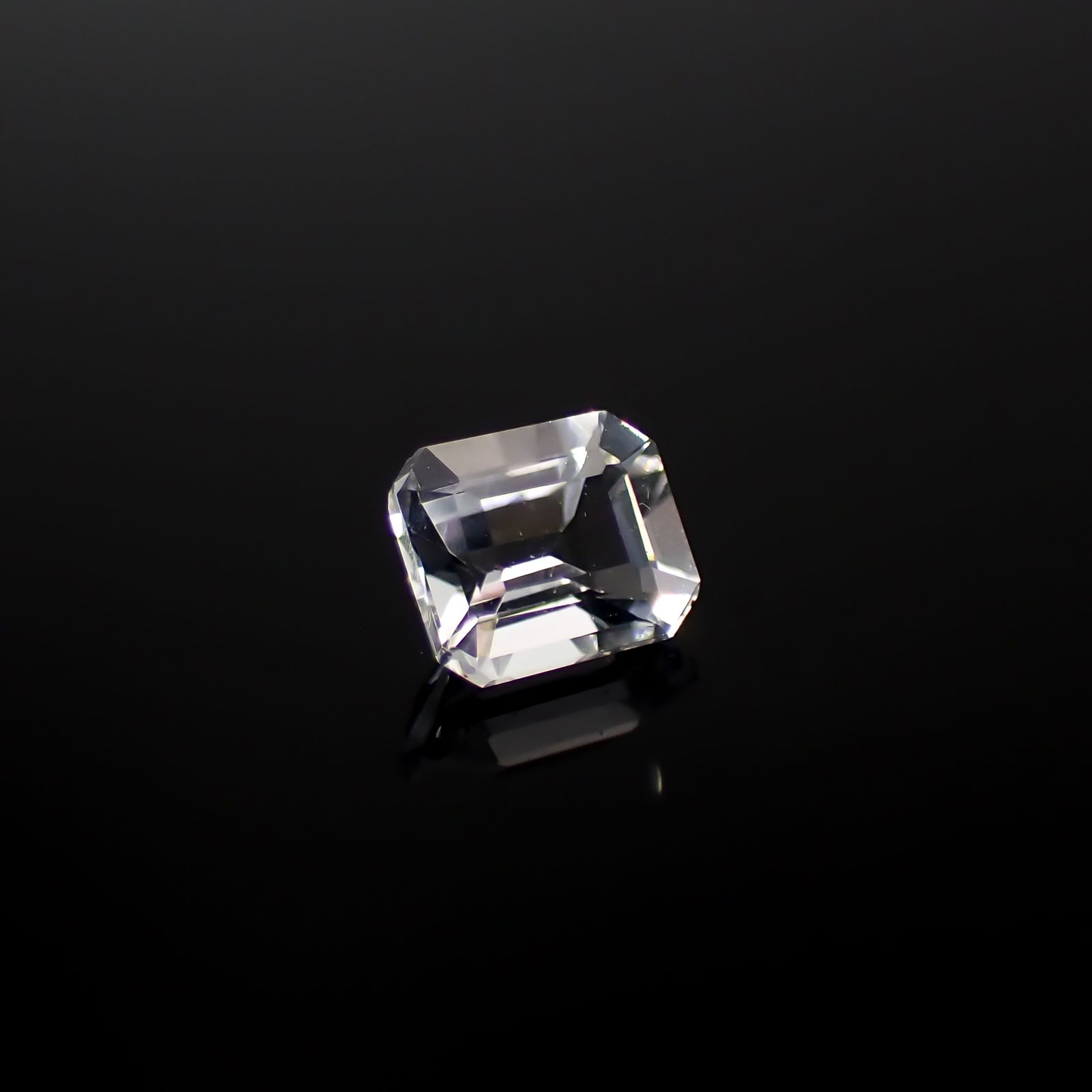 テネブレッセンススキャポライト アフガニスタン産 0.25ct[240928934]4.1x3.4mm前後
