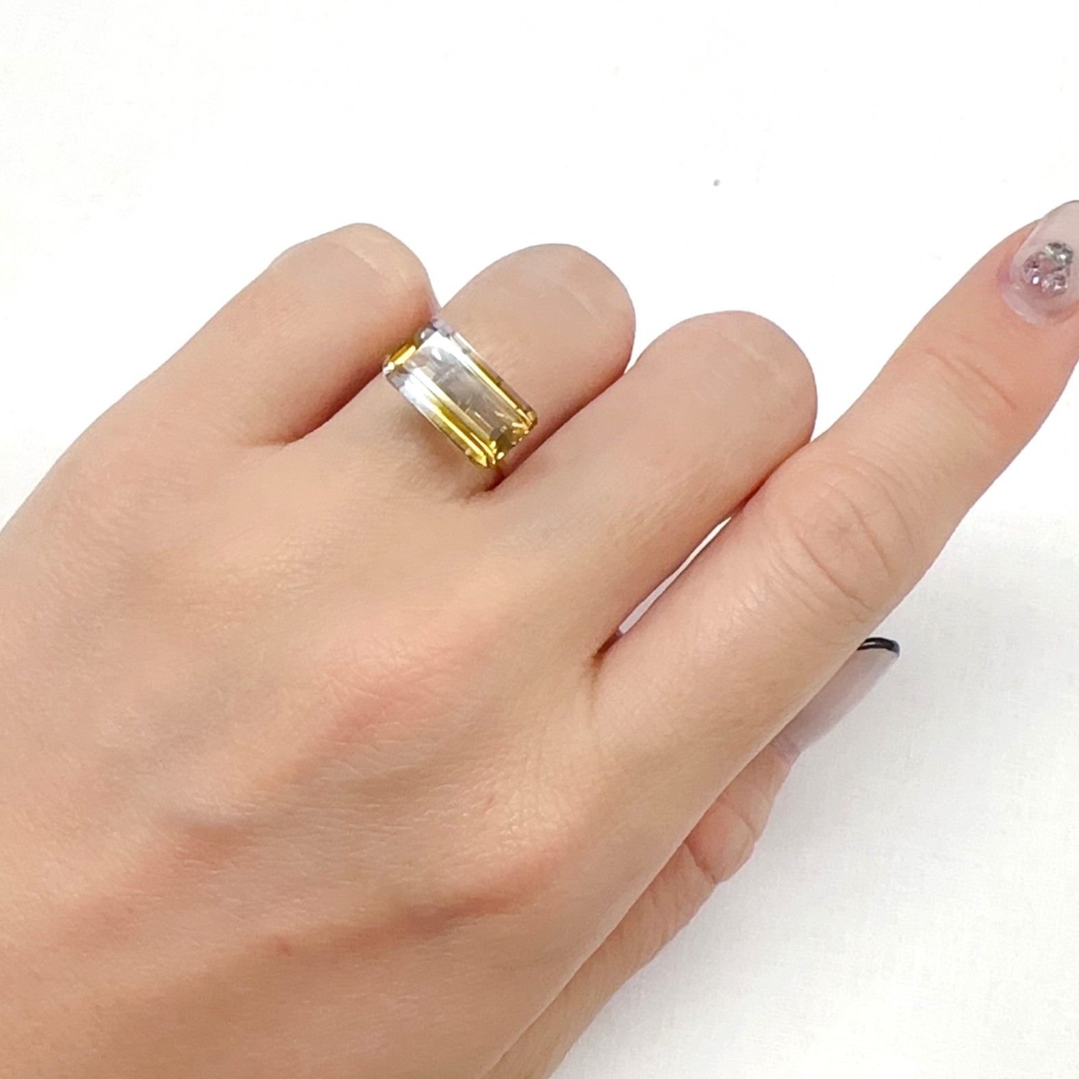 バイカラーシトリン ブラジル・ミナスジェライス州産 4.61ct[240326452]13.5x7.4mm前後