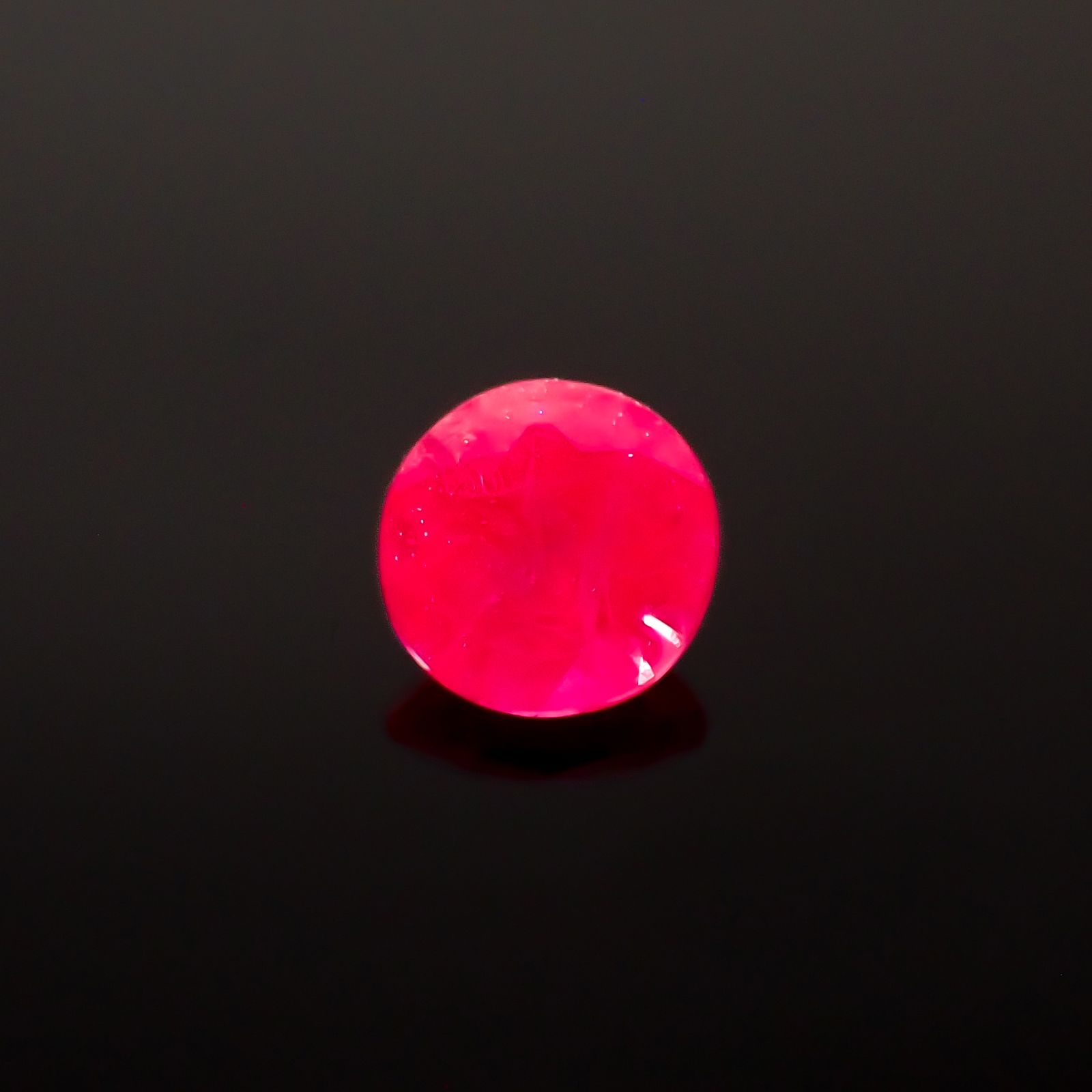ルビー タイ/ミャンマー産 0.11ct[230321296]2.9x2.8mm前後