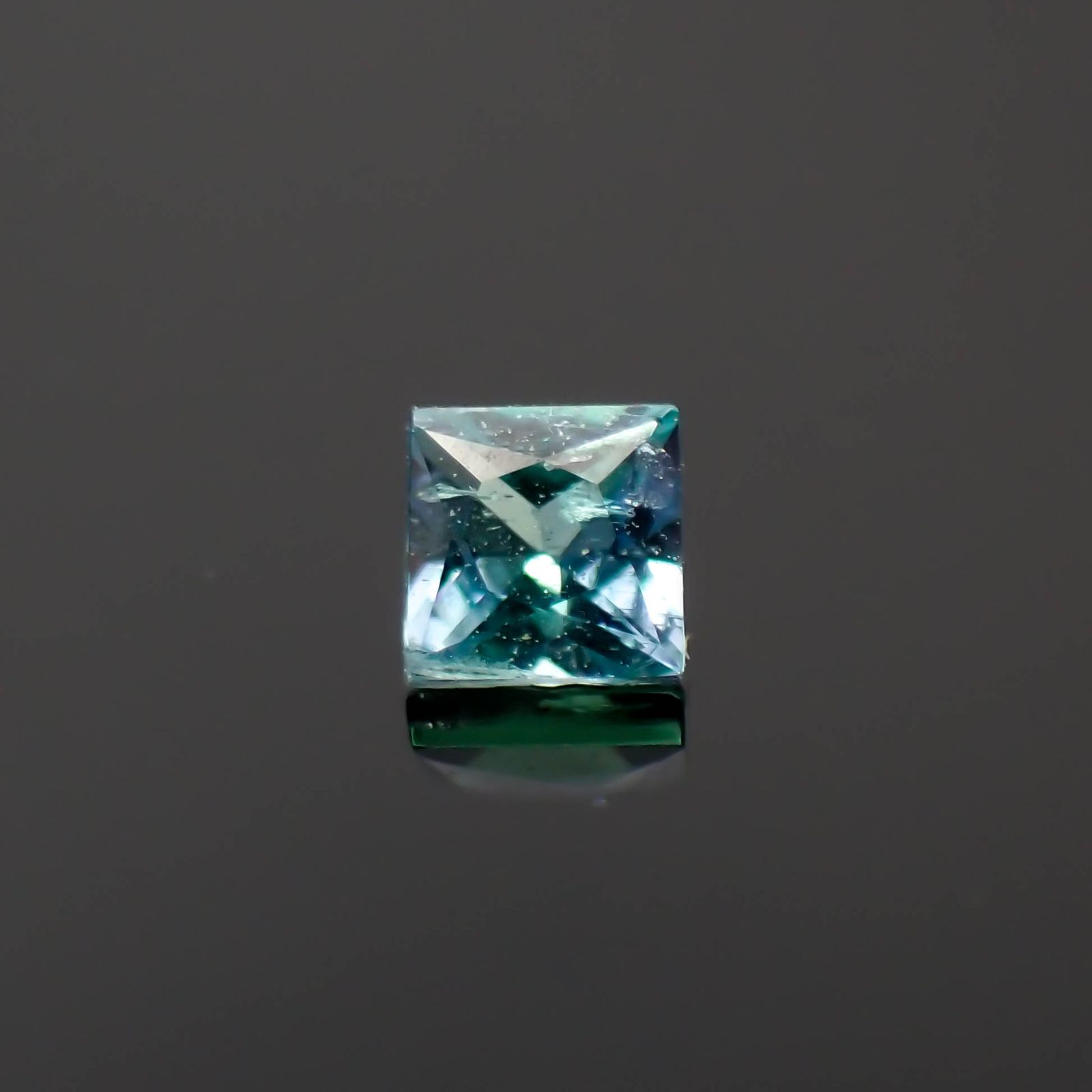 ◇プリンセスカット◇ブルーグリーンコーネルピン タンザニア産 0.080ct[230722851]2.3x2.3mm前後