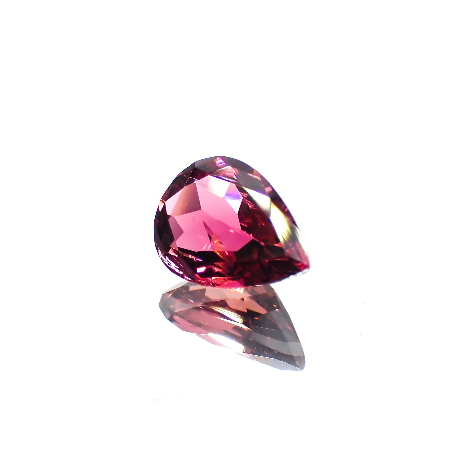 パープルトルマリン(宝石名パープル・トルマリン) ブラジル産 識別済 0.99ct / 7.9x5.9mm前後 [260313577]