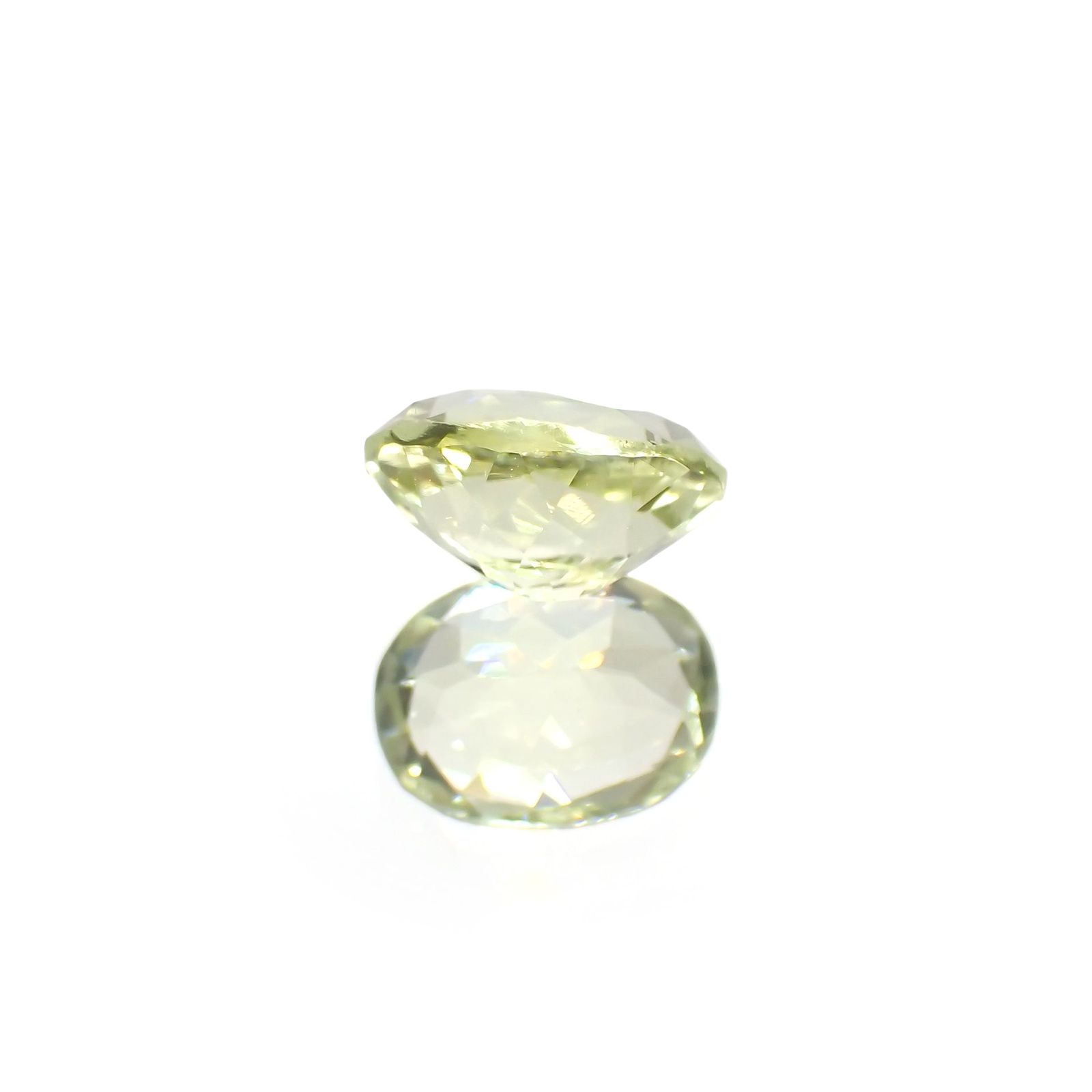 シリマナイト(宝石名シリマナイト)インド産 識別済 1.5ct / 8x6.1mm前後 [211113693]