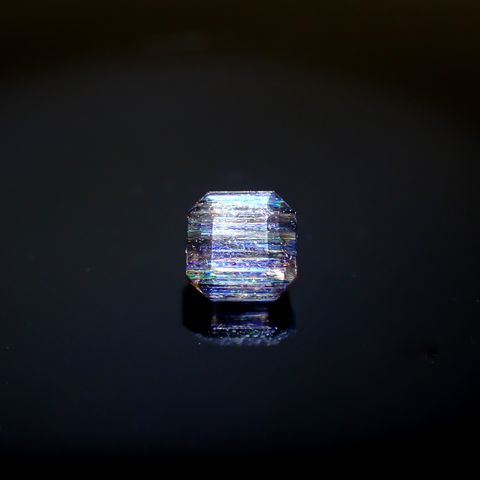 レインボースキャポライト ブラジル産 0.66ct[240326869]5x5mm前後